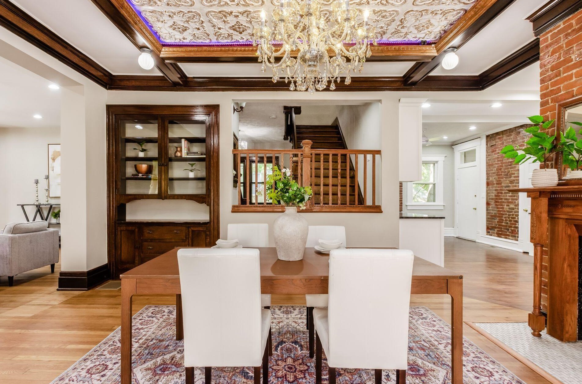 42 Governors Pl, Columbus OH  43203-1911 exterior