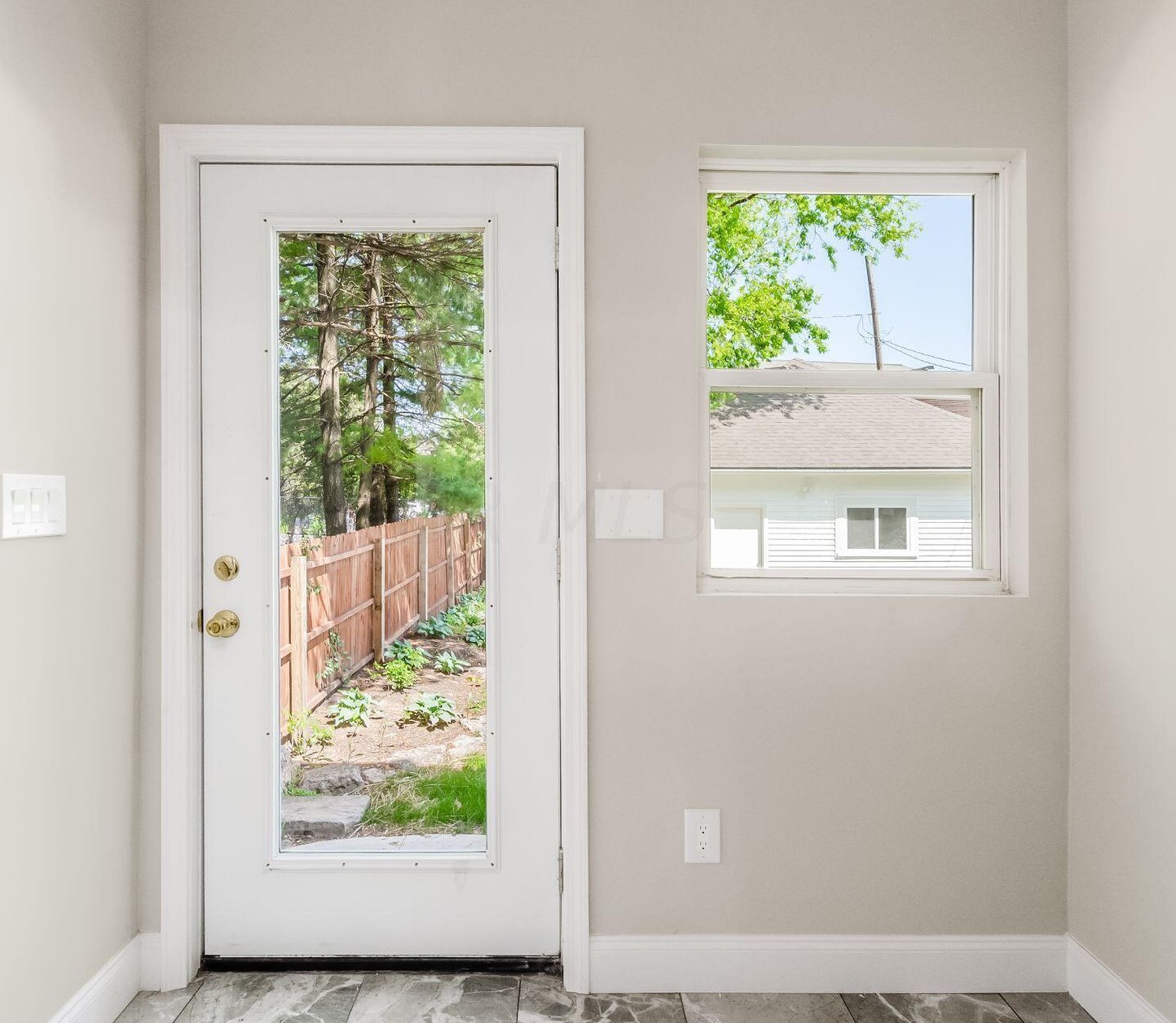 42 Governors Pl, Columbus OH  43203-1911 exterior