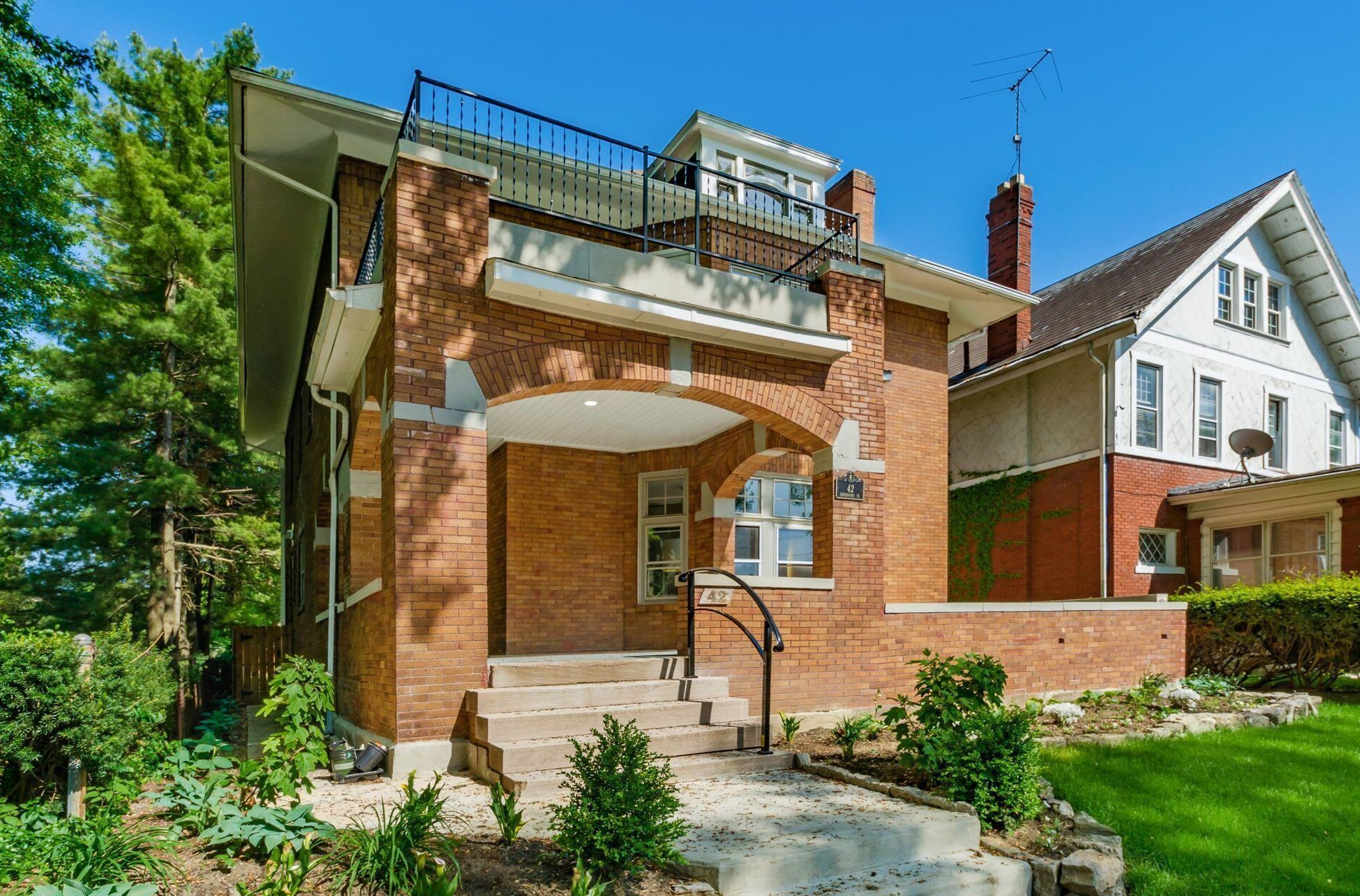 42 Governors Pl, Columbus OH  43203-1911 exterior