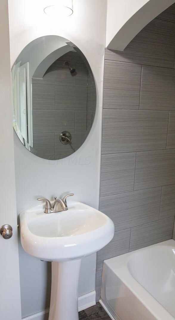 1708 Bide A Wee Park Ave, Columbus OH 43205-3039 exterior