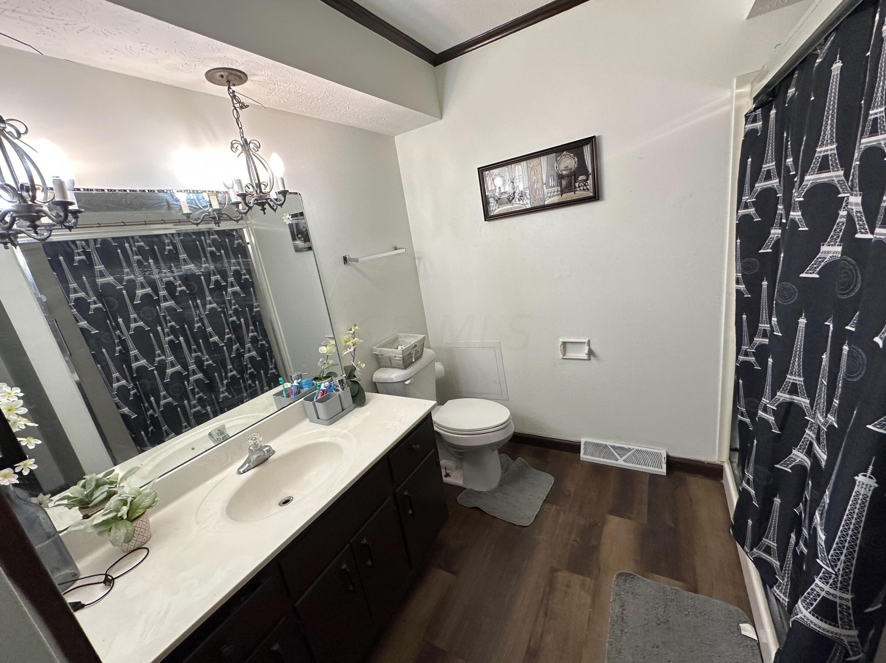 1795 Dorsetshire Rd, Columbus OH  43229-2166 exterior