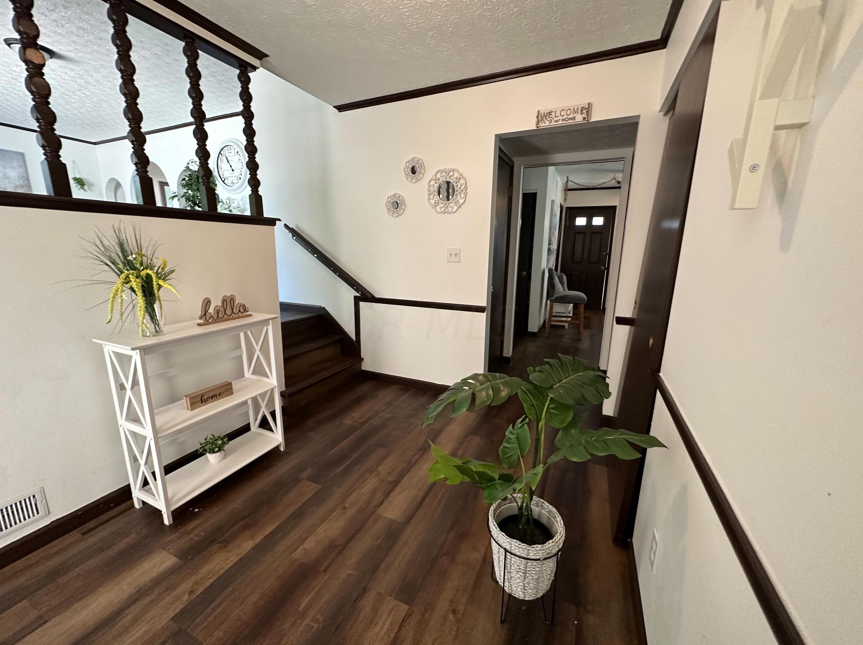 1795 Dorsetshire Rd, Columbus OH  43229-2166 exterior