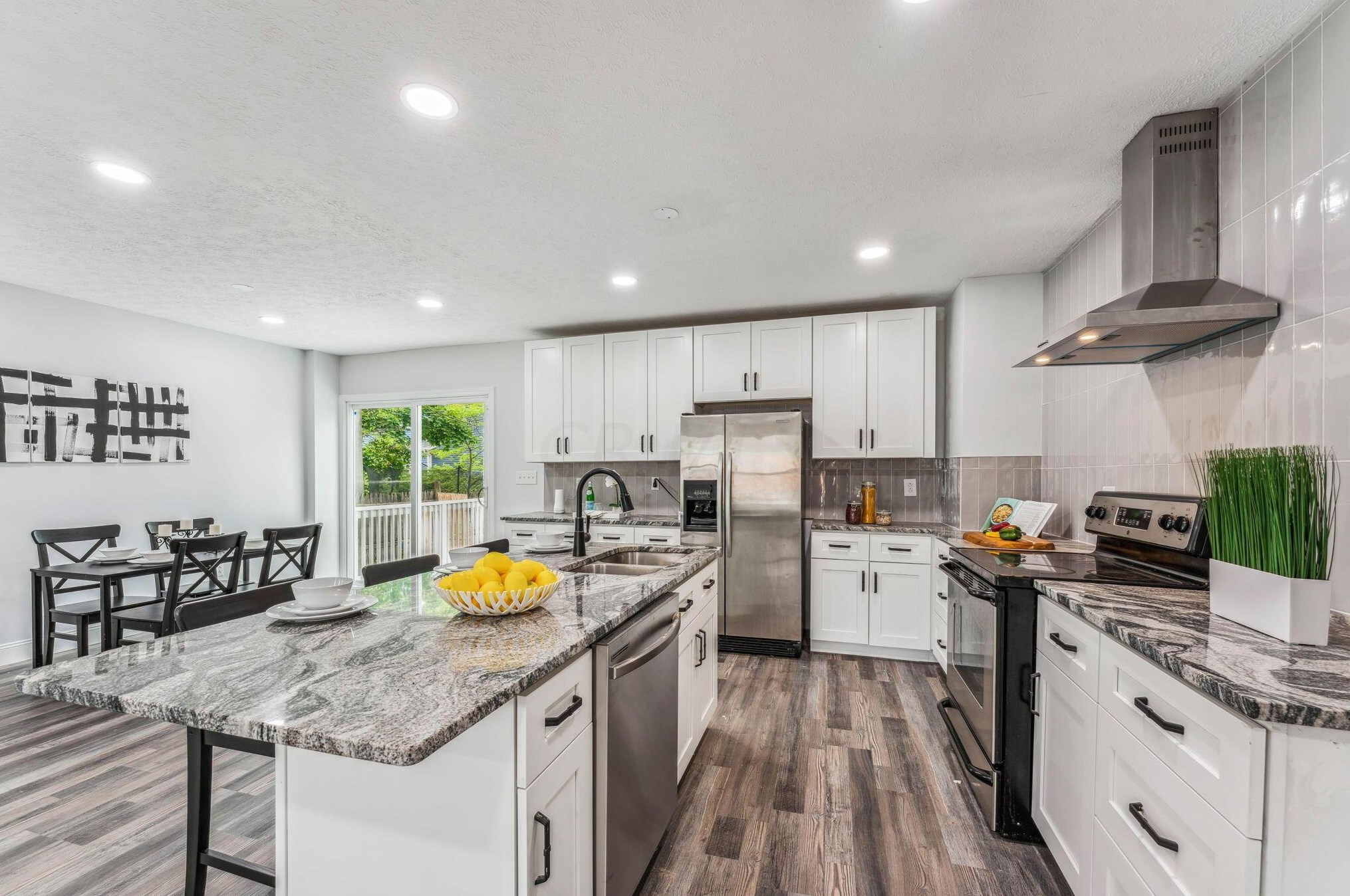 734 Kelton Ave, Columbus OH  43205-2908 exterior