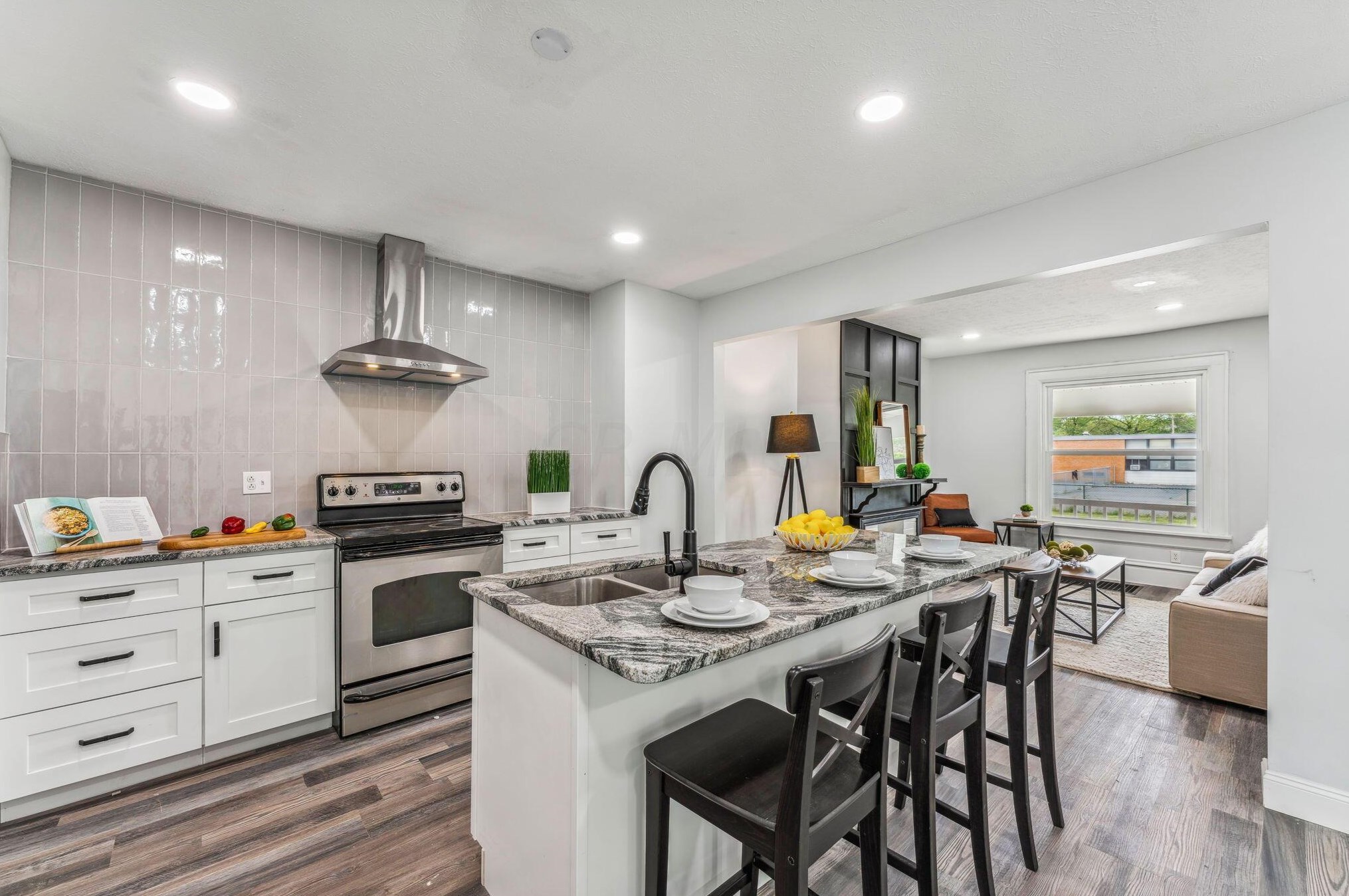 734 Kelton Ave, Columbus OH  43205-2908 exterior