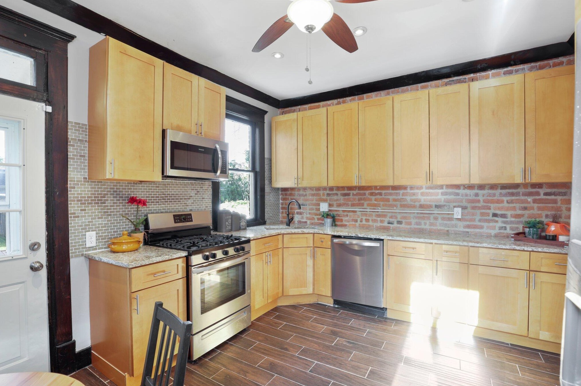 1518 Bryden Rd, Columbus OH 43205-2125 exterior