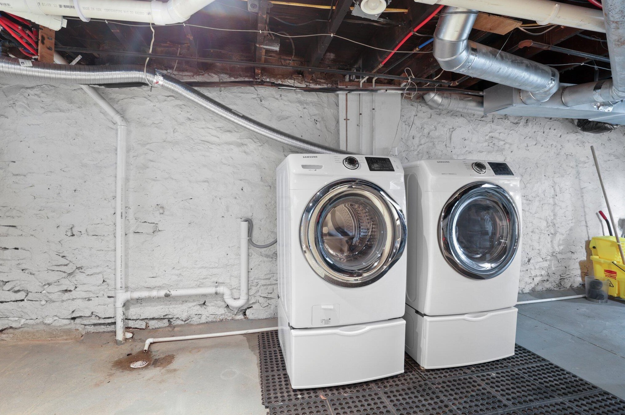 1518 Bryden Rd, Columbus OH 43205-2125 exterior