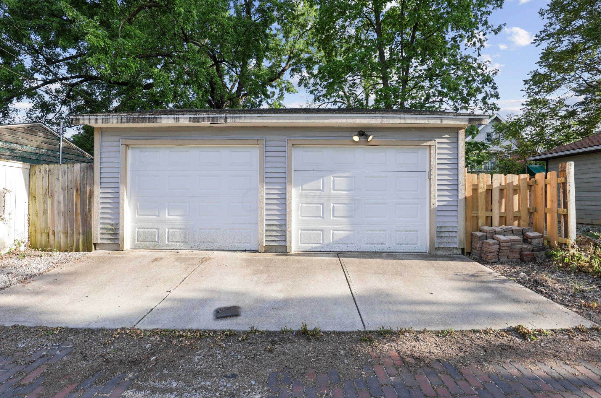 1518 Bryden Rd, Columbus OH 43205-2125 exterior