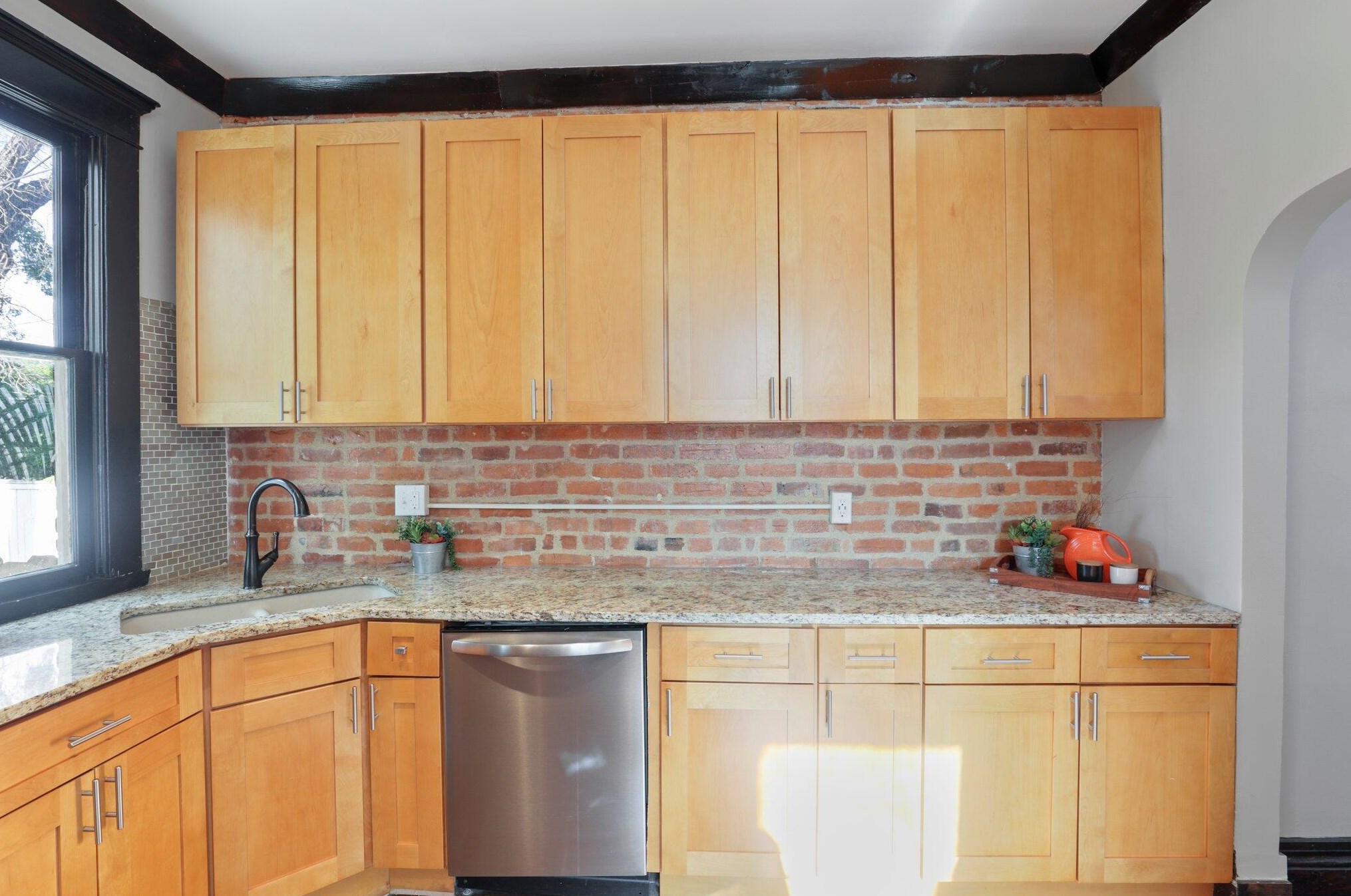 1518 Bryden Rd, Columbus OH 43205-2125 exterior