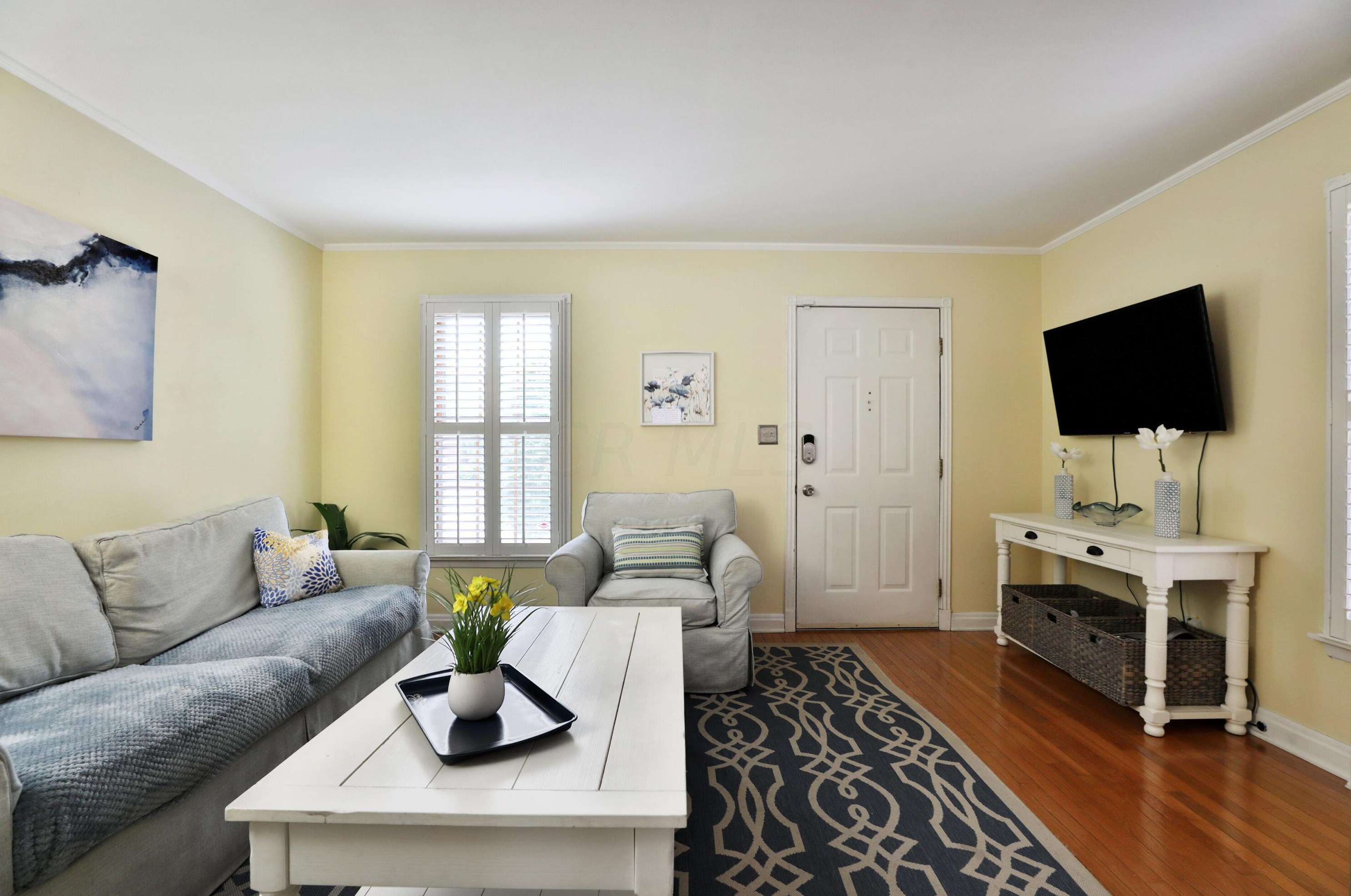 614 Grant Ave, Columbus OH 43215-5549 exterior