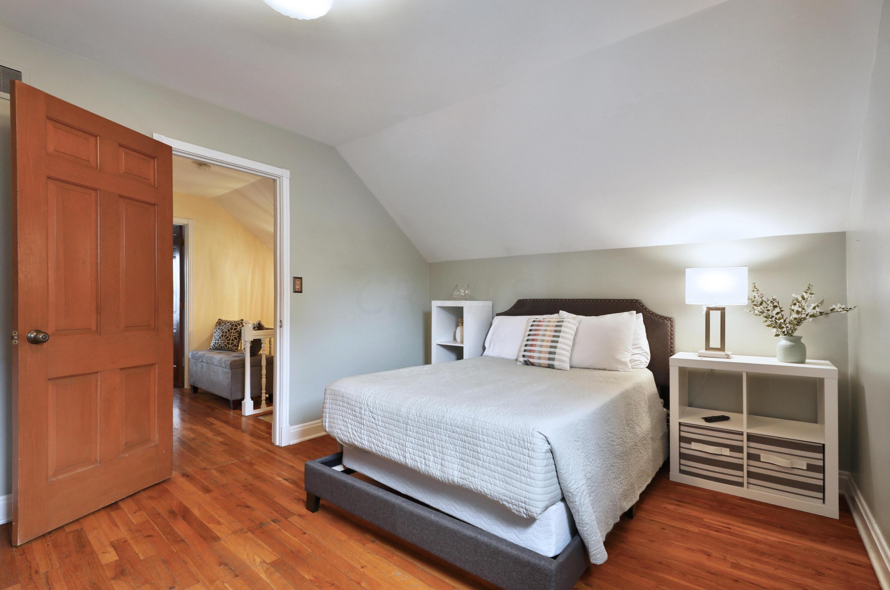 614 Grant Ave, Columbus OH 43215-5549 exterior