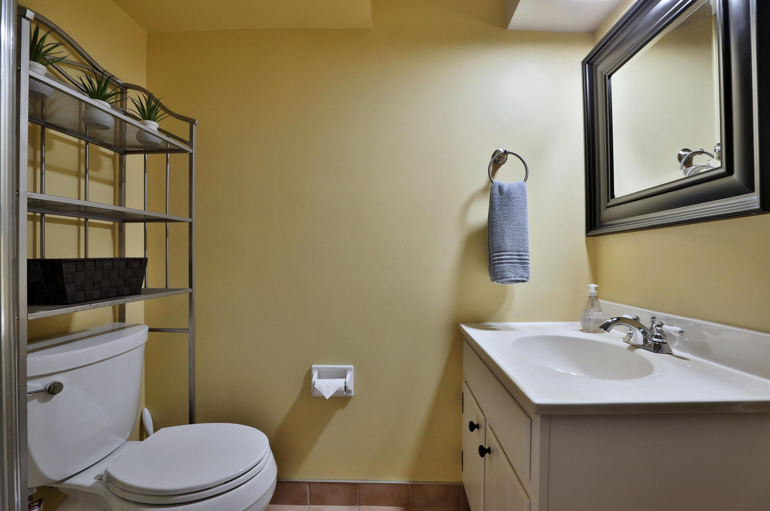 614 Grant Ave, Columbus OH 43215-5549 exterior