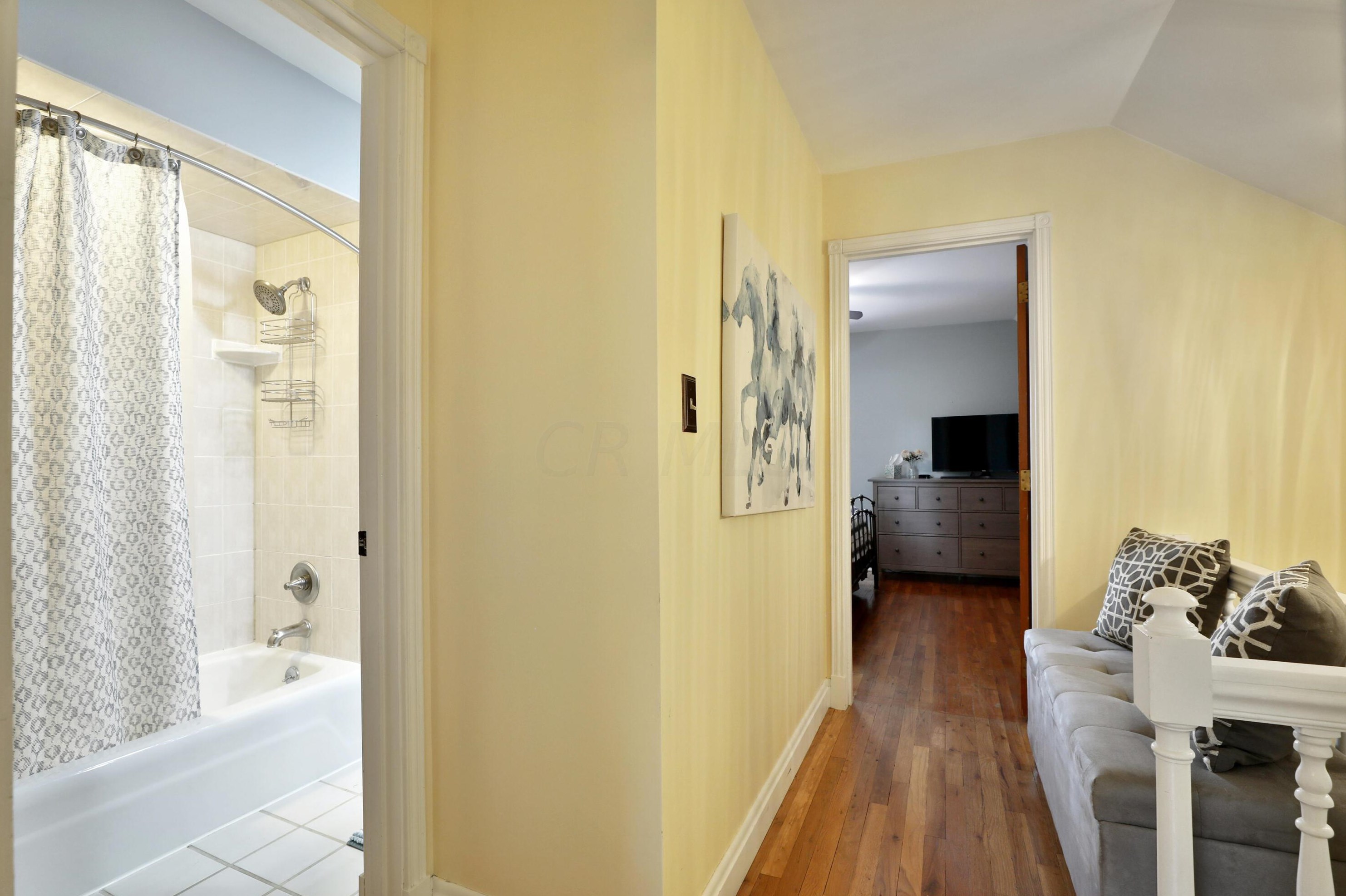 614 Grant Ave, Columbus OH 43215-5549 exterior