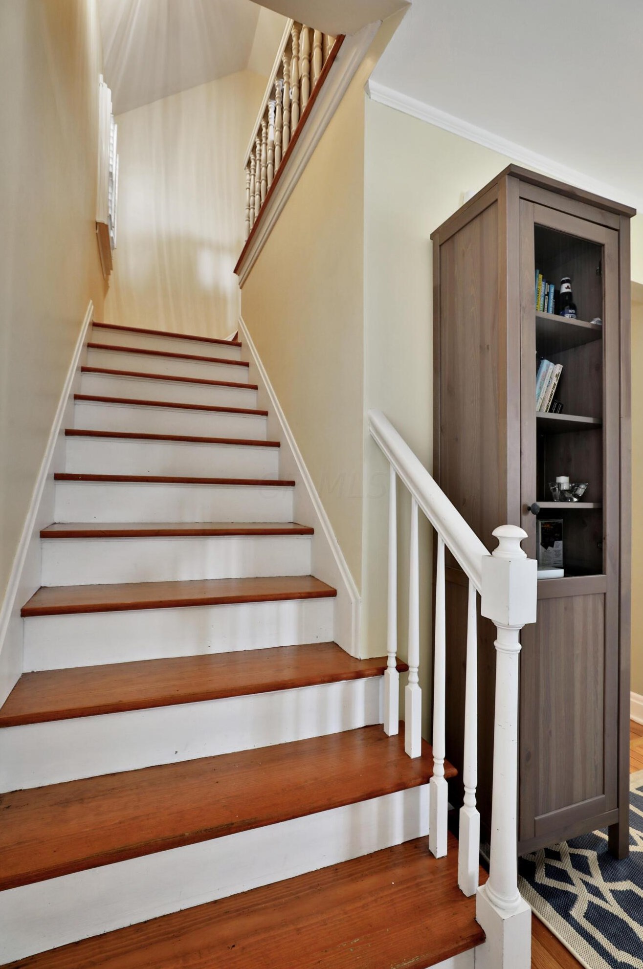 614 Grant Ave, Columbus OH 43215-5549 exterior