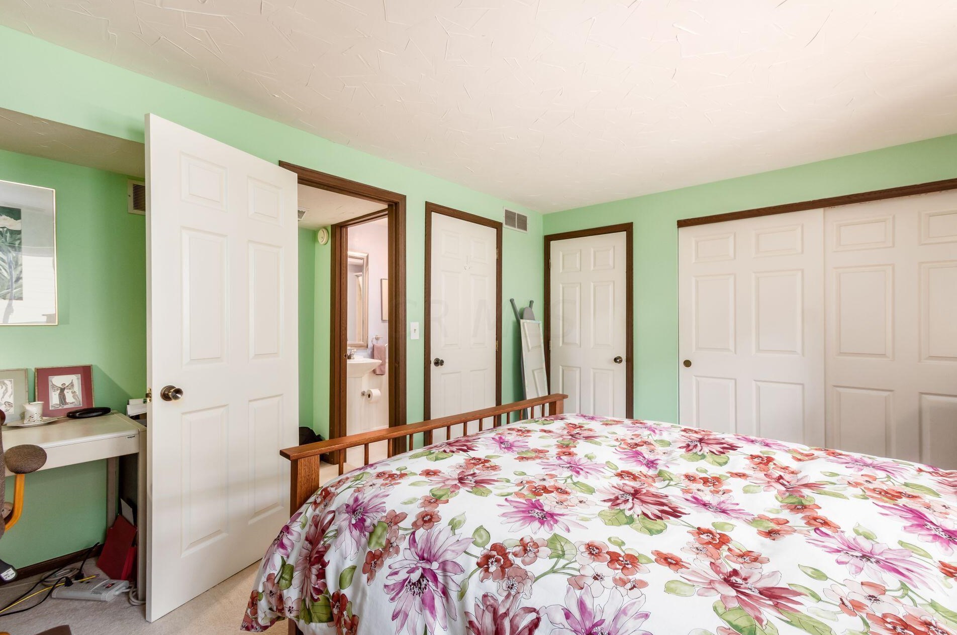 435 North St, Columbus OH 43085-7218 exterior