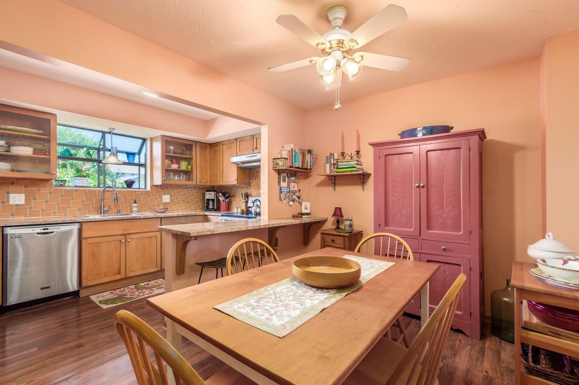 435 North St, Columbus OH 43085-7218 exterior