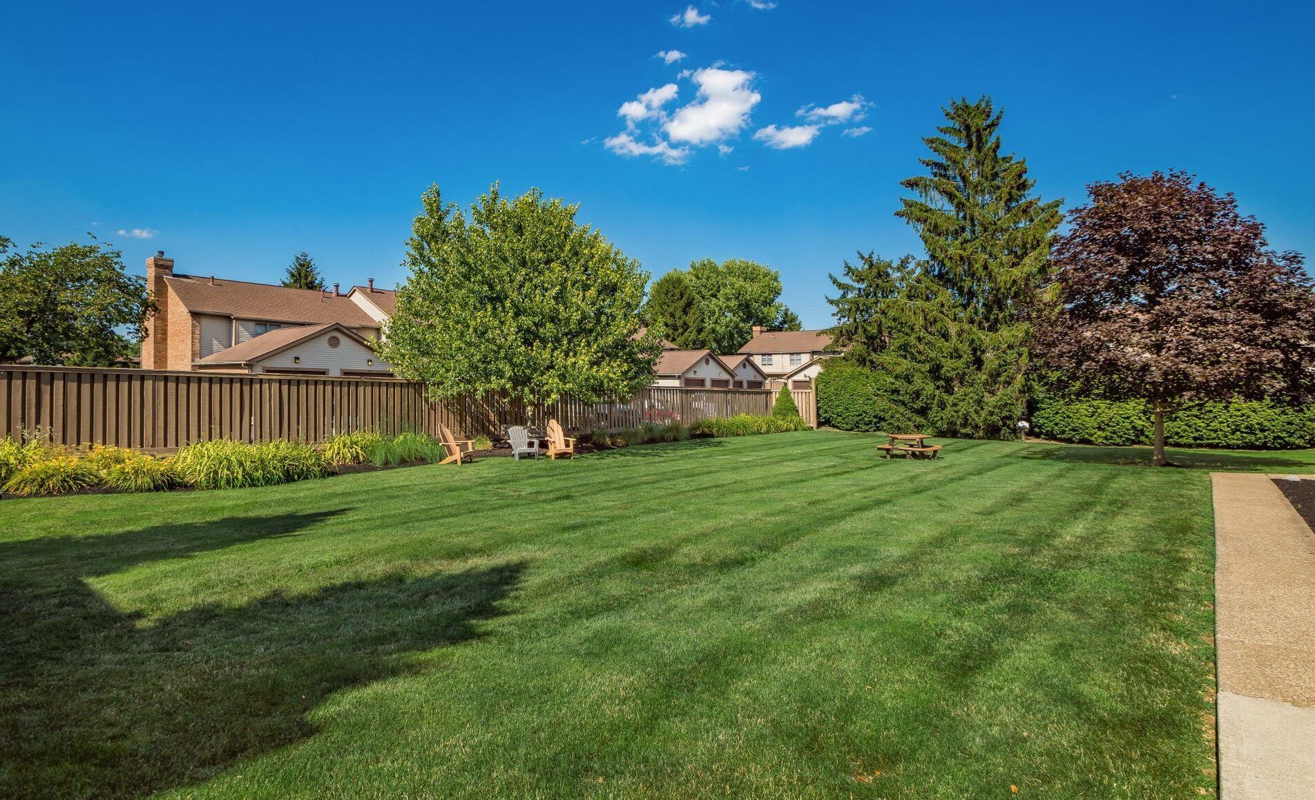 435 North St, Columbus OH 43085-7218 exterior