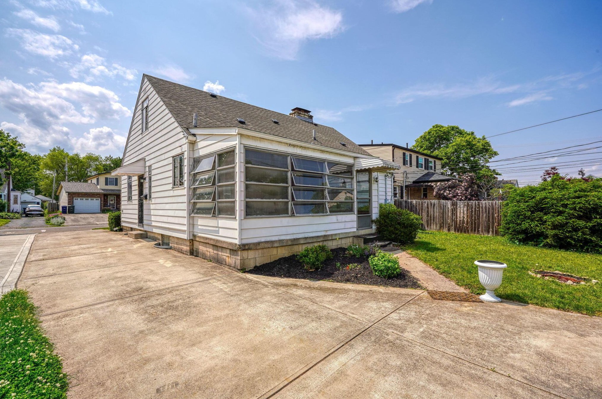 46 Algonquin Ave, Columbus OH  43204-1902 exterior