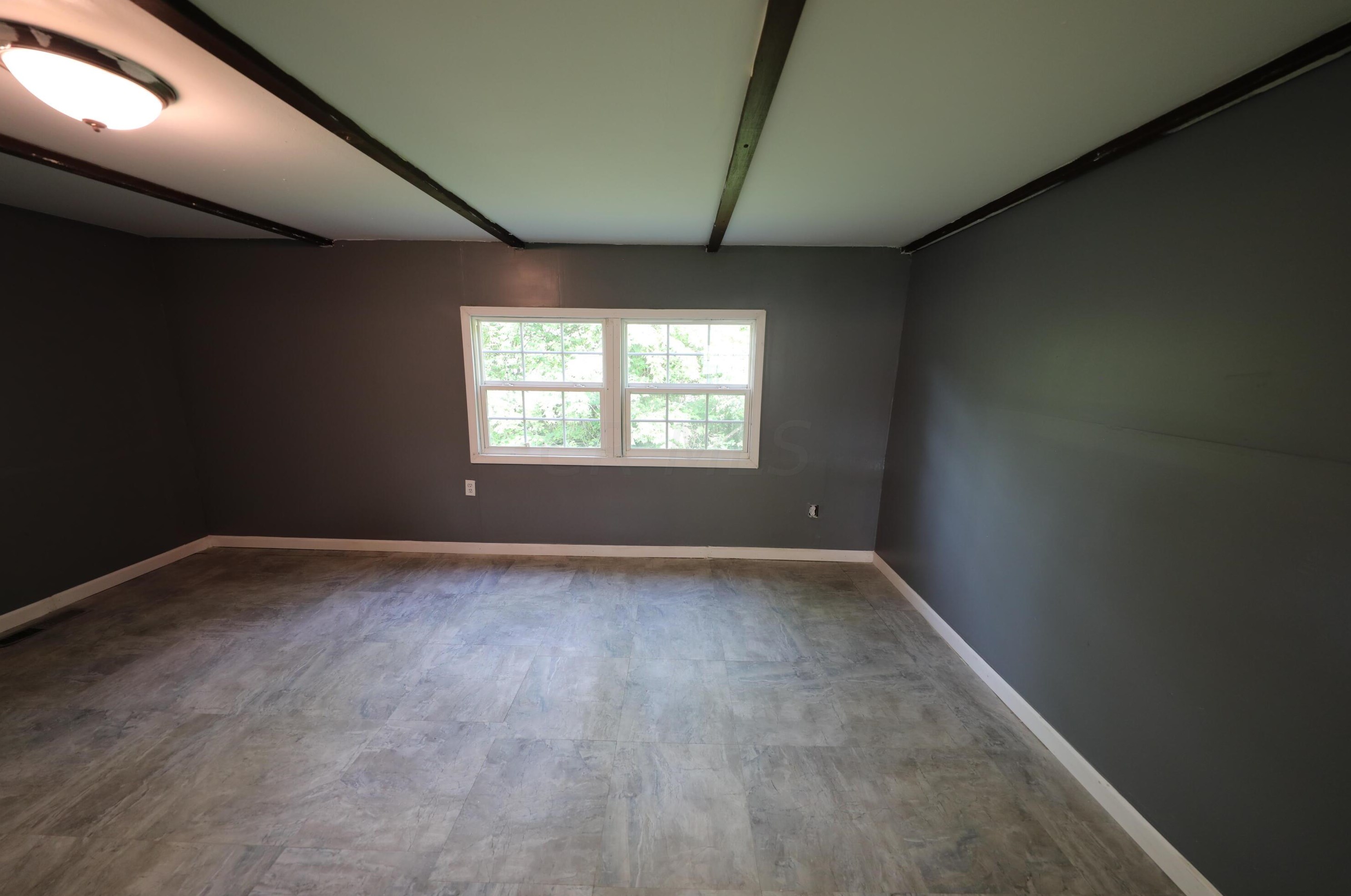 2403 Maureen Blvd, Columbus OH 43207-4554 exterior