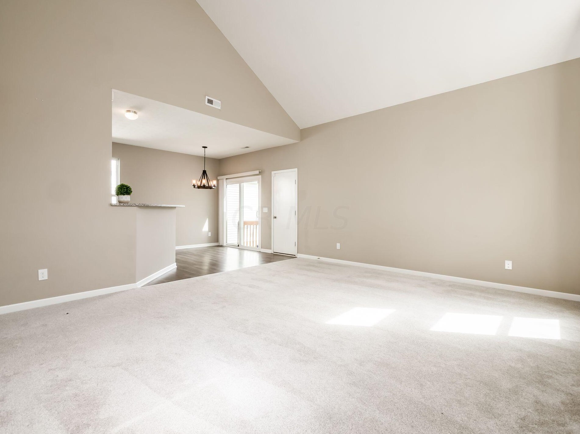 5598 Alliance Way, Columbus OH  43228-8946 exterior