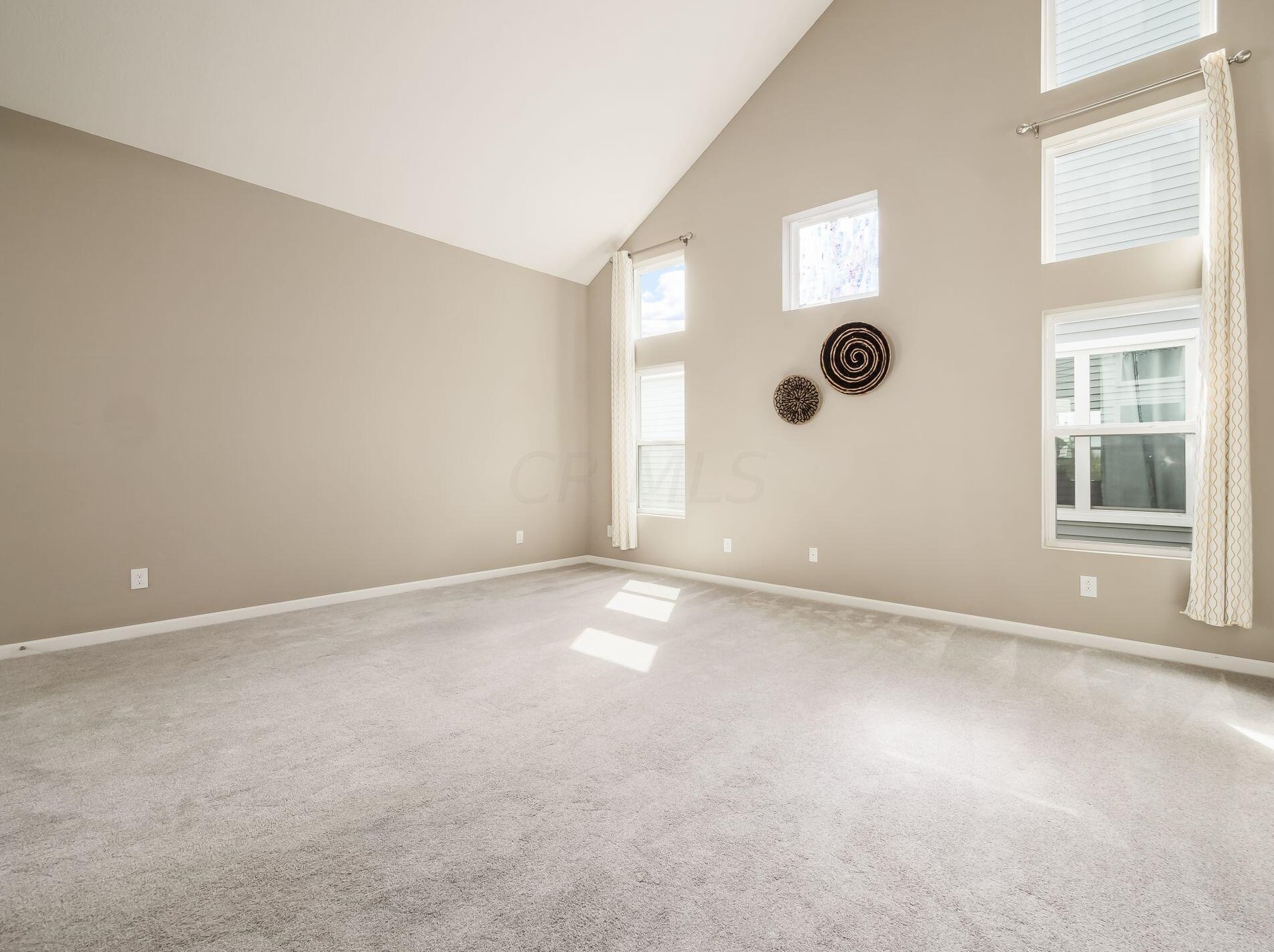 5598 Alliance Way, Columbus OH  43228-8946 exterior