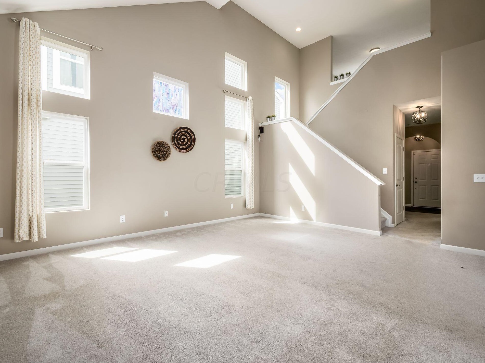 5598 Alliance Way, Columbus OH  43228-8946 exterior