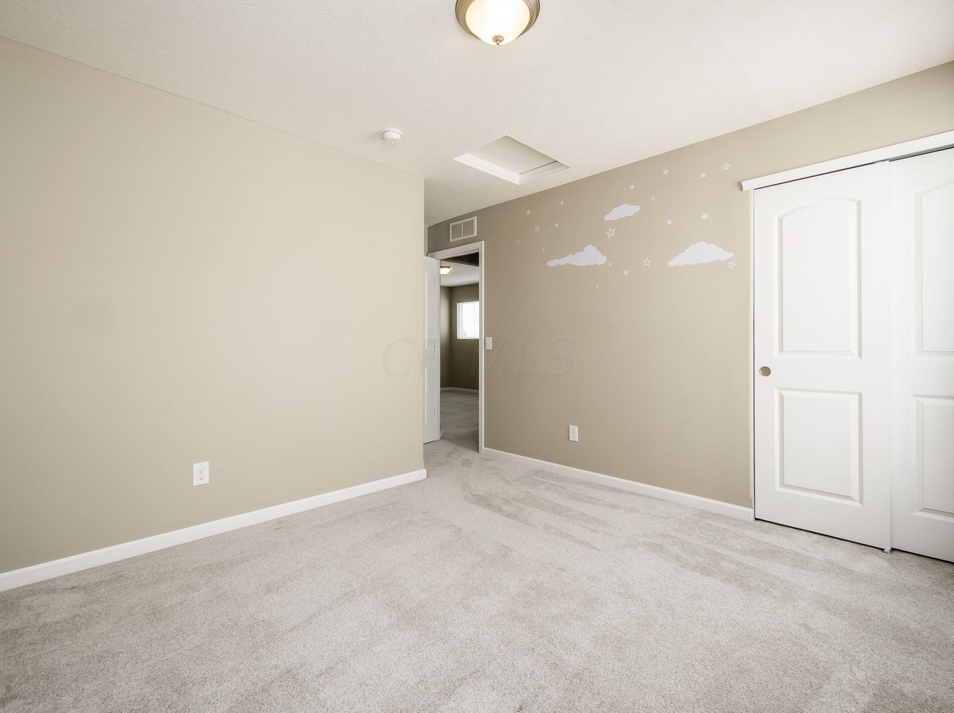 5598 Alliance Way, Columbus OH  43228-8946 exterior