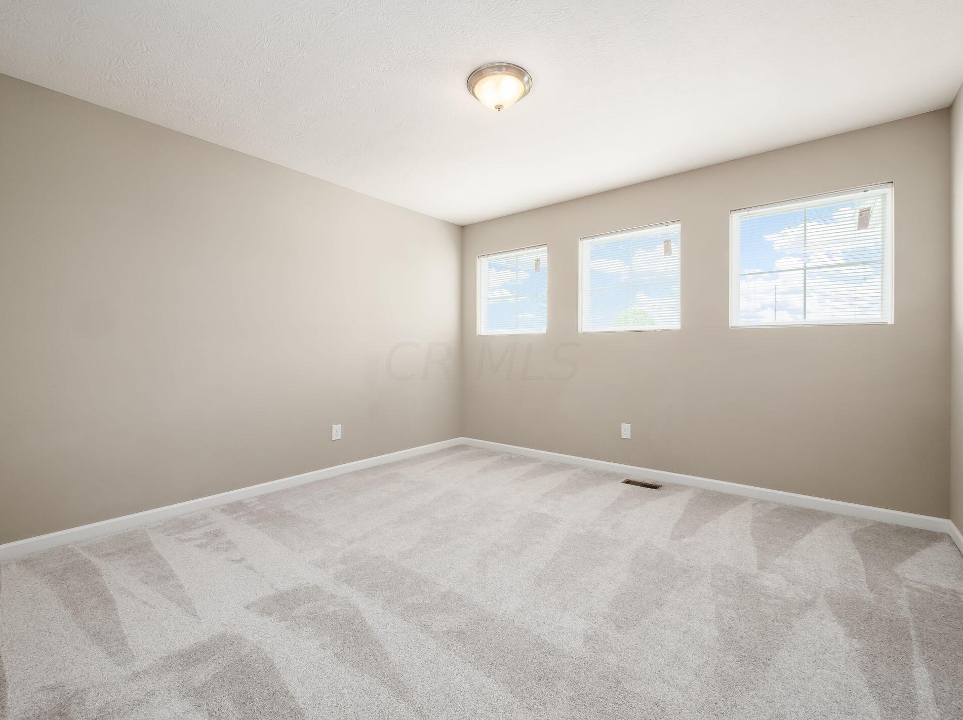 5598 Alliance Way, Columbus OH  43228-8946 exterior