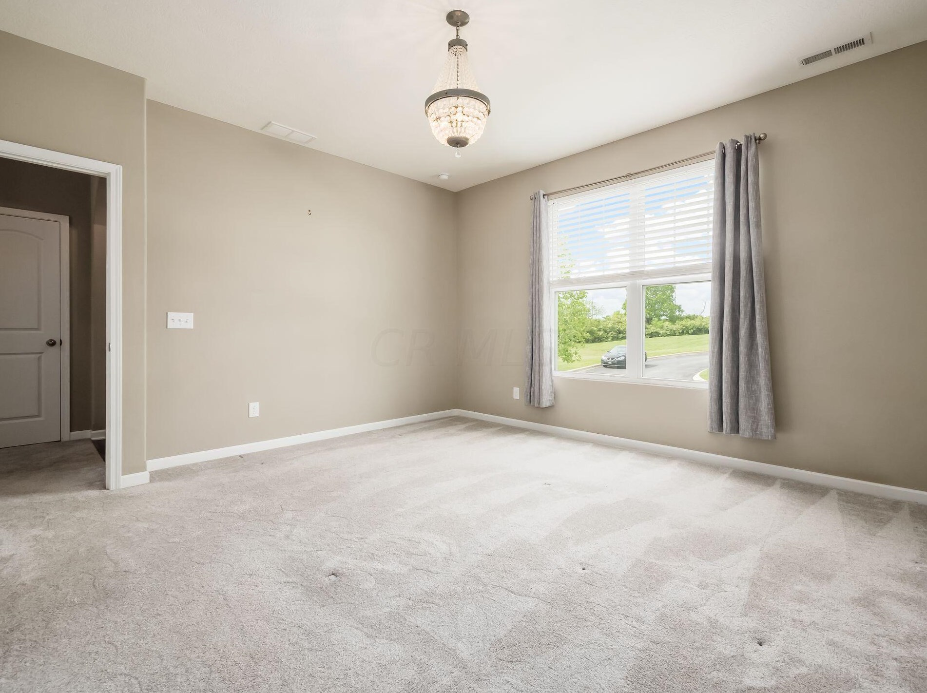 5598 Alliance Way, Columbus OH  43228-8946 exterior