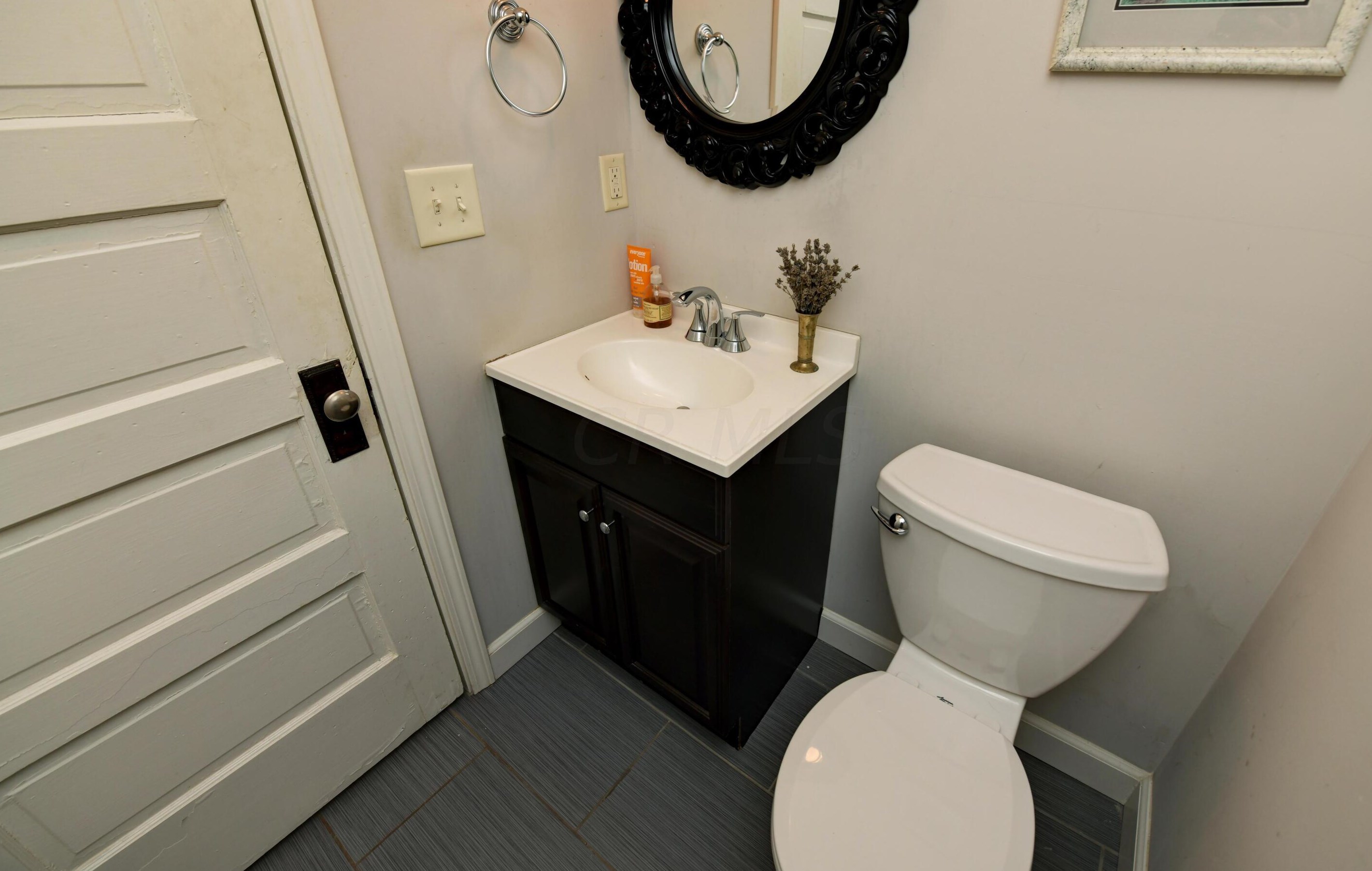 62 Ohio Ave, Columbus OH  43203-1949 exterior