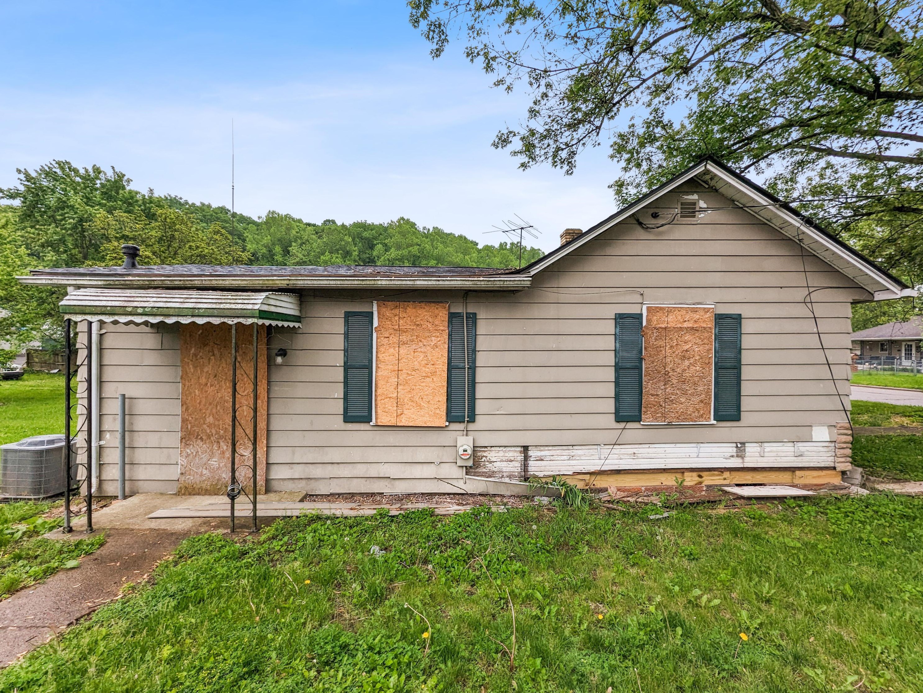 926 Fairfield Ave, Lancaster OH  43130-4880 exterior