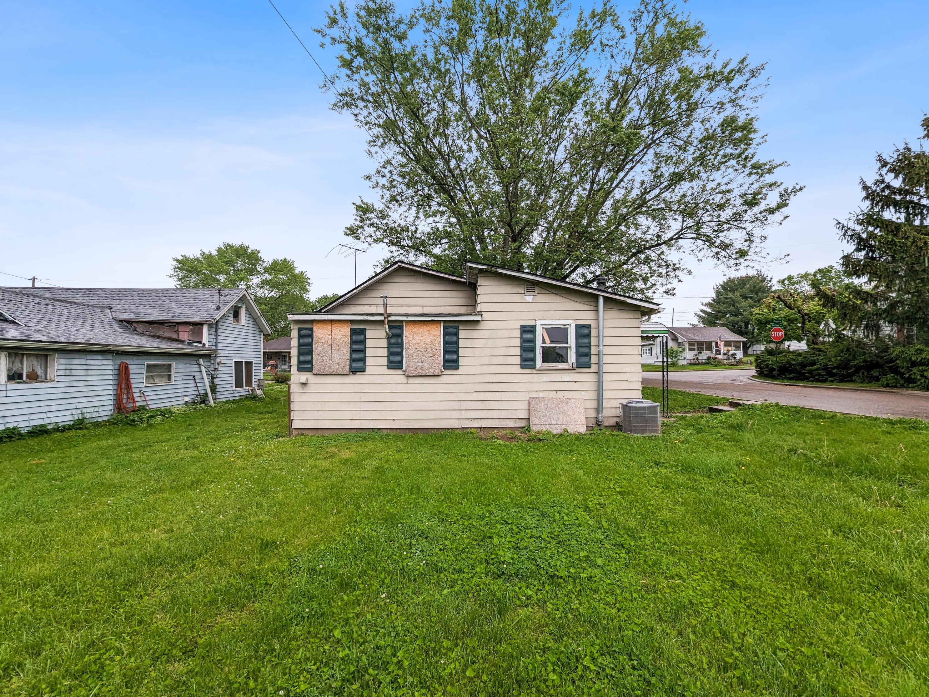 926 Fairfield Ave, Lancaster OH  43130-4880 exterior