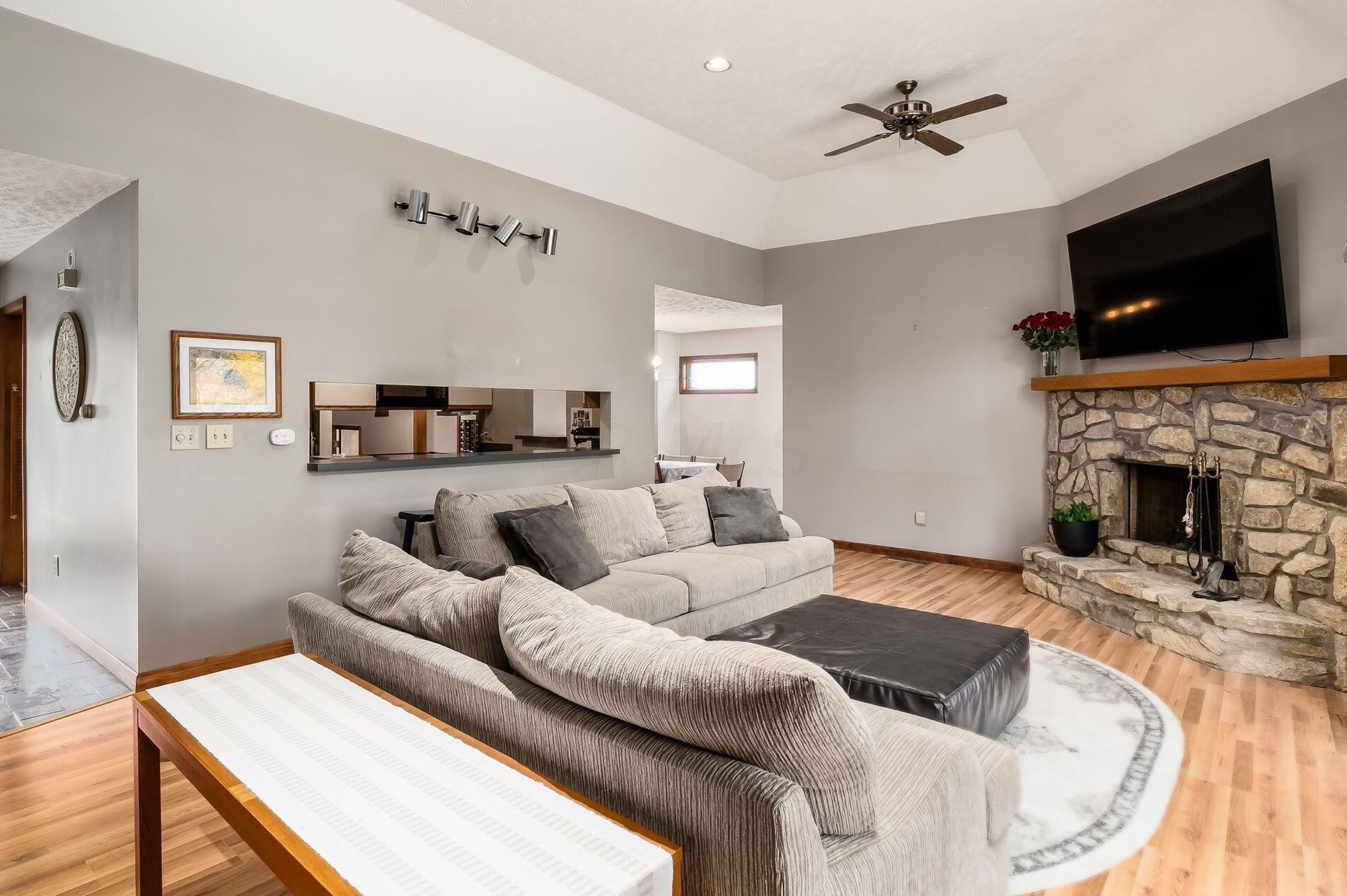 354 Schrock Rd, Westerville OH  43081-3455 exterior