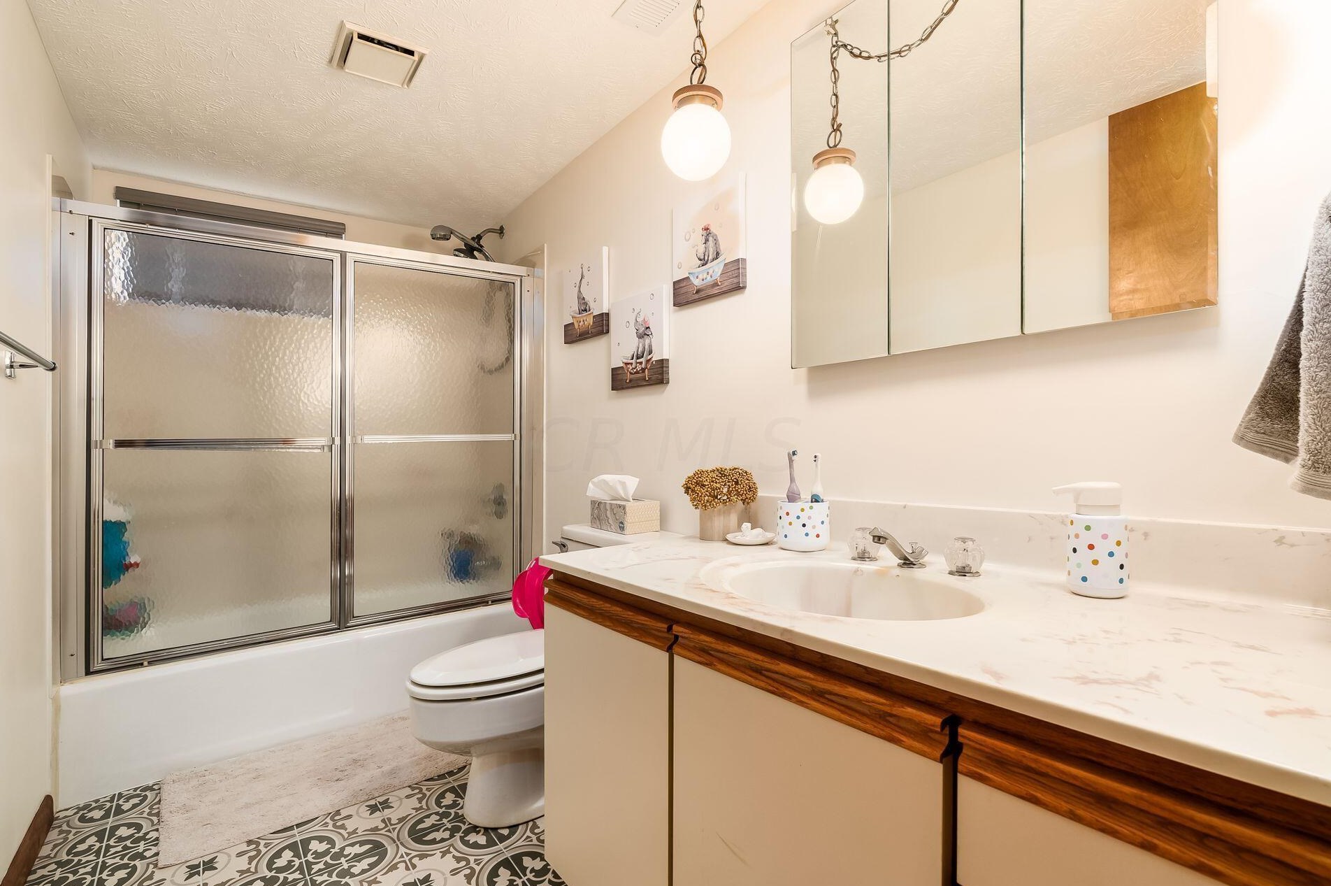 354 Schrock Rd, Westerville OH  43081-3455 exterior