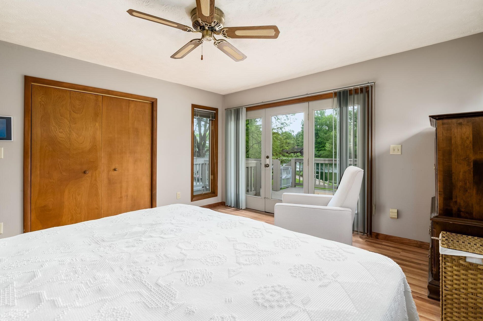 354 Schrock Rd, Westerville OH  43081-3455 exterior