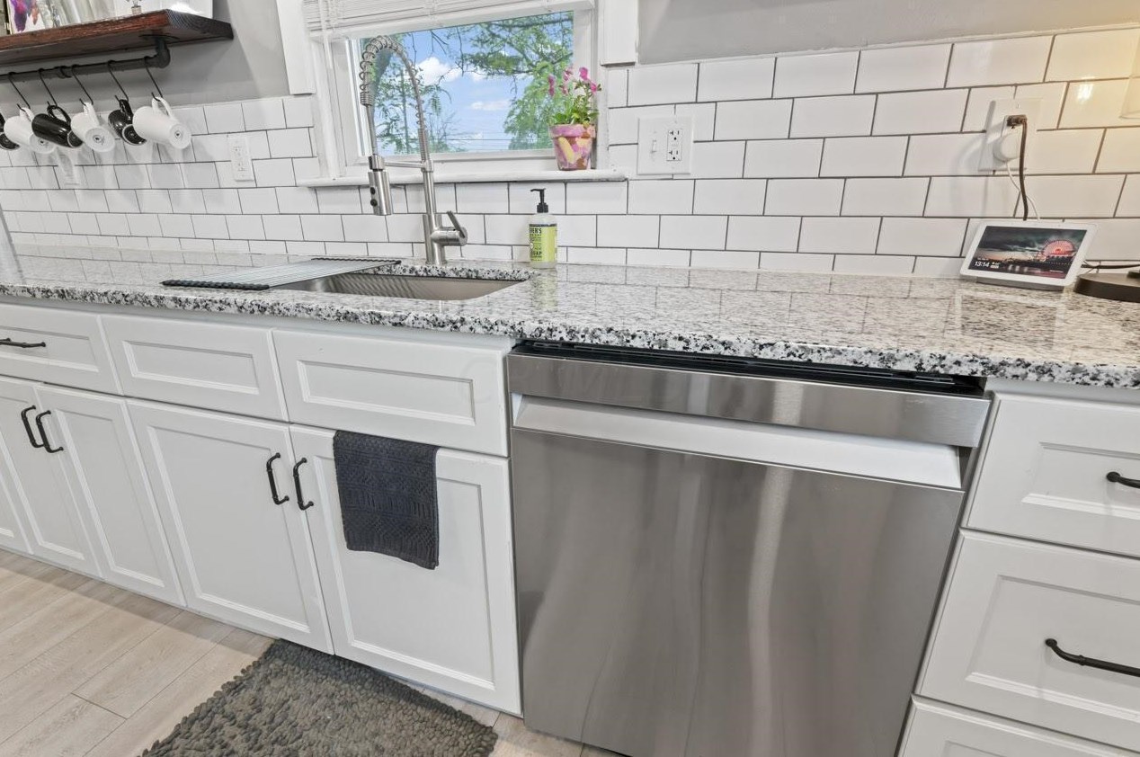 1659 Linwood Ave, Columbus OH  43207-1430 exterior