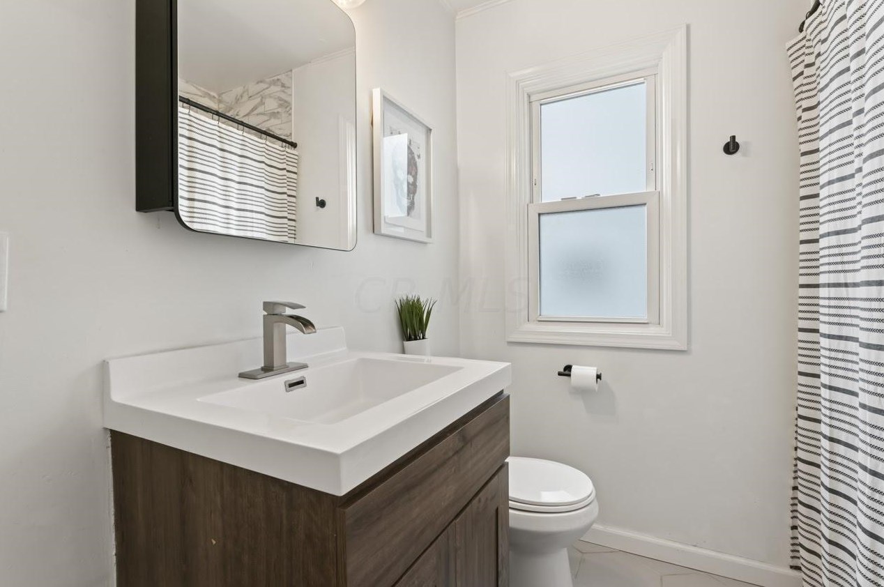 1659 Linwood Ave, Columbus OH  43207-1430 exterior