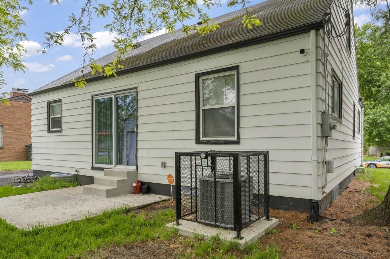 1659 Linwood Ave, Columbus OH  43207-1430 exterior