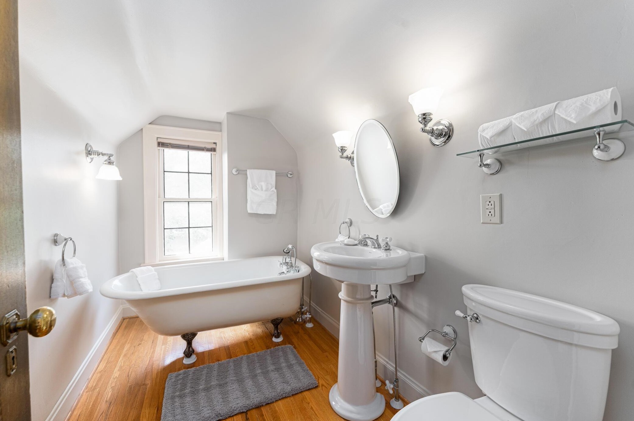 49 Remington Rd, Columbus OH  43209-1442 exterior