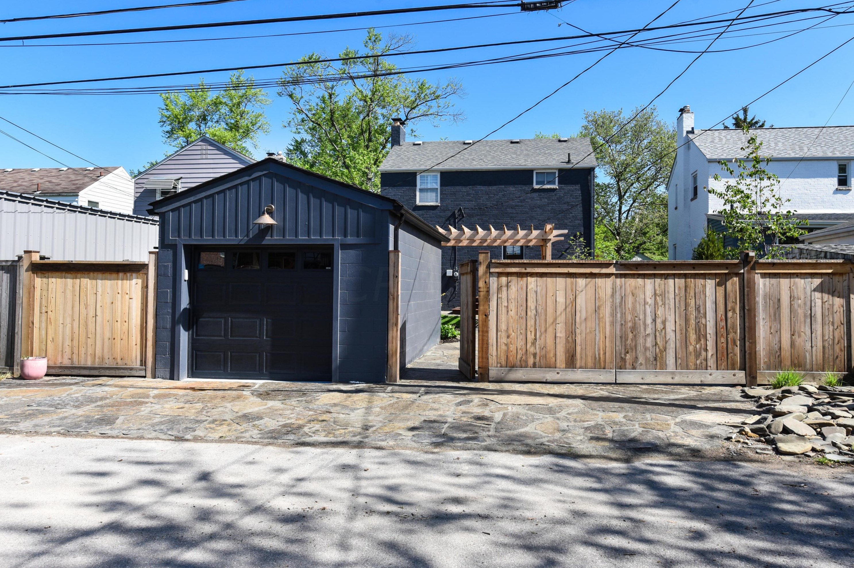 2813 Bryden Rd, Columbus OH  43209-2249 exterior