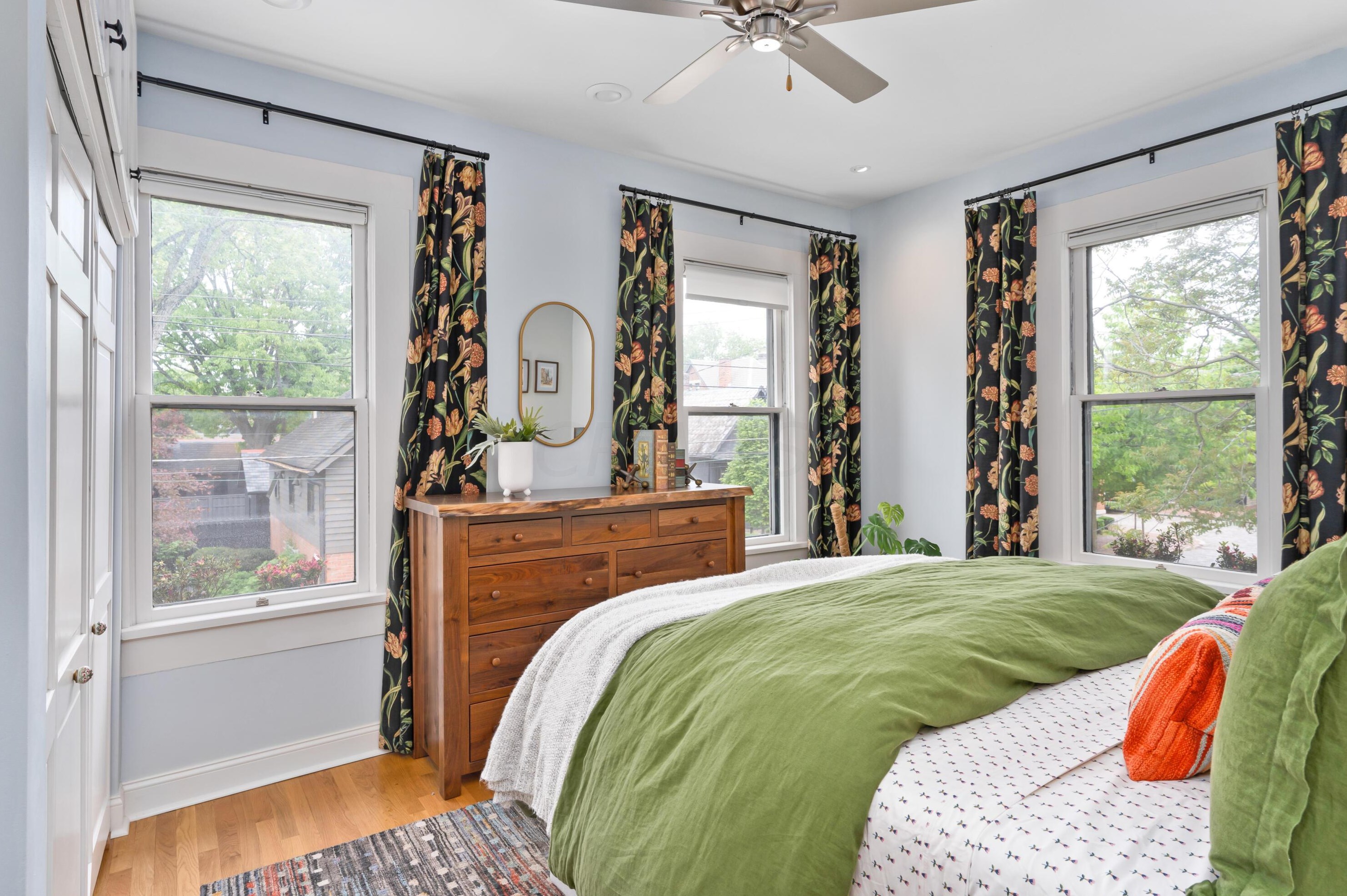 173 Sycamore St, Columbus OH  43215-5617 exterior