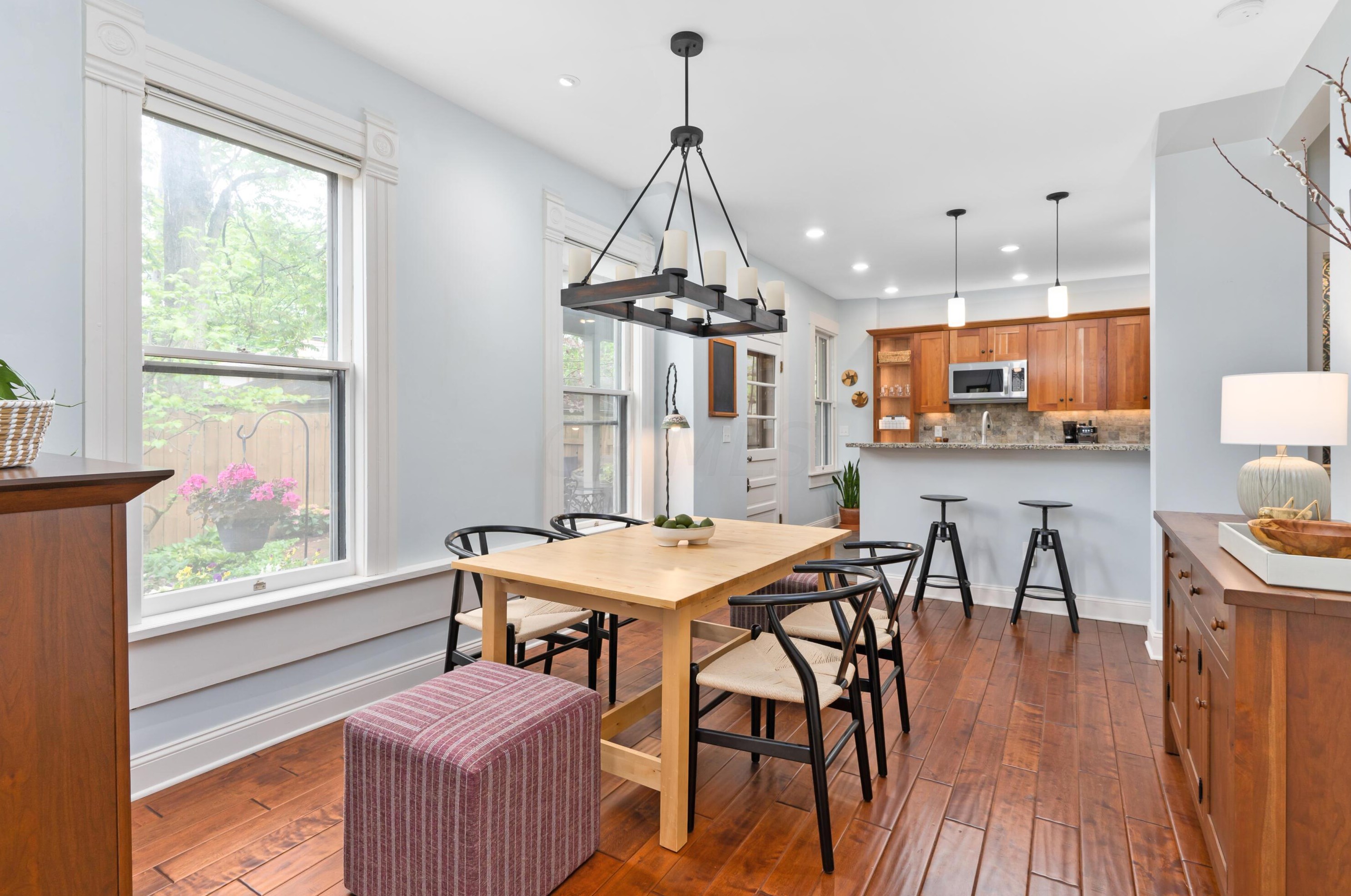 173 Sycamore St, Columbus OH  43215-5617 exterior