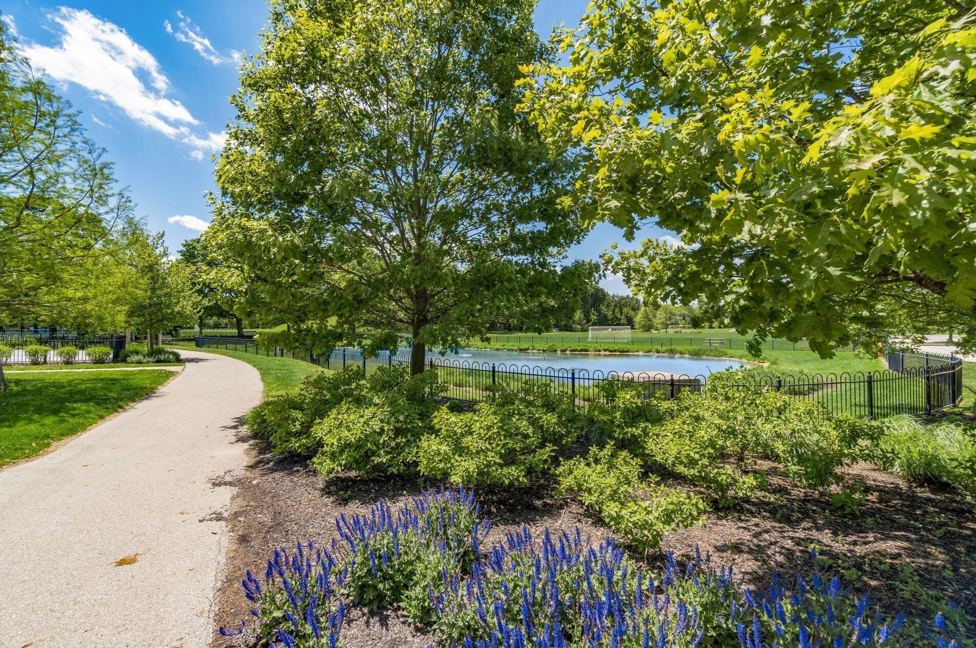 1551 Lafayette Dr, Columbus OH  43220-6810 exterior