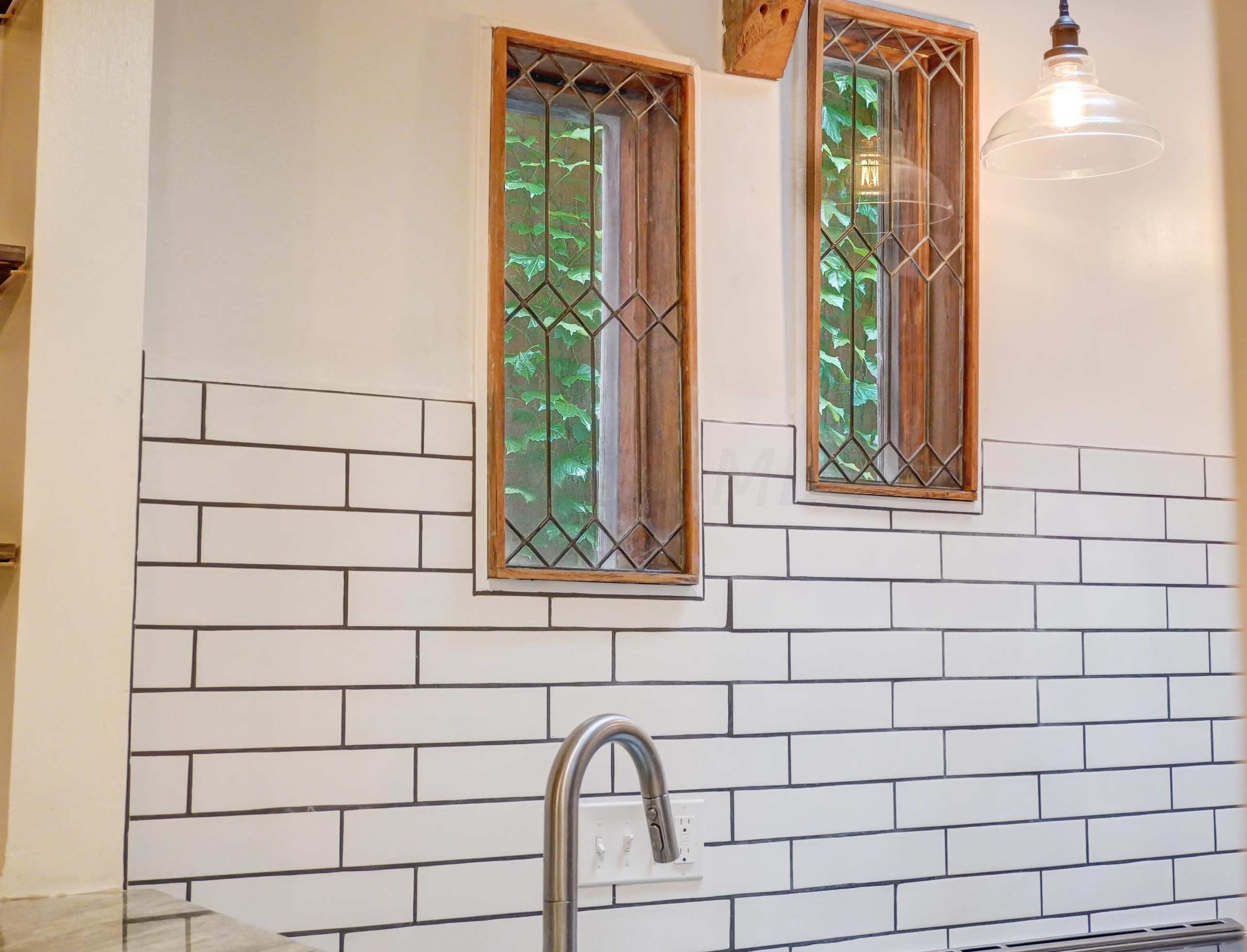 81 Lincoln St, Columbus OH  43215-1672 exterior