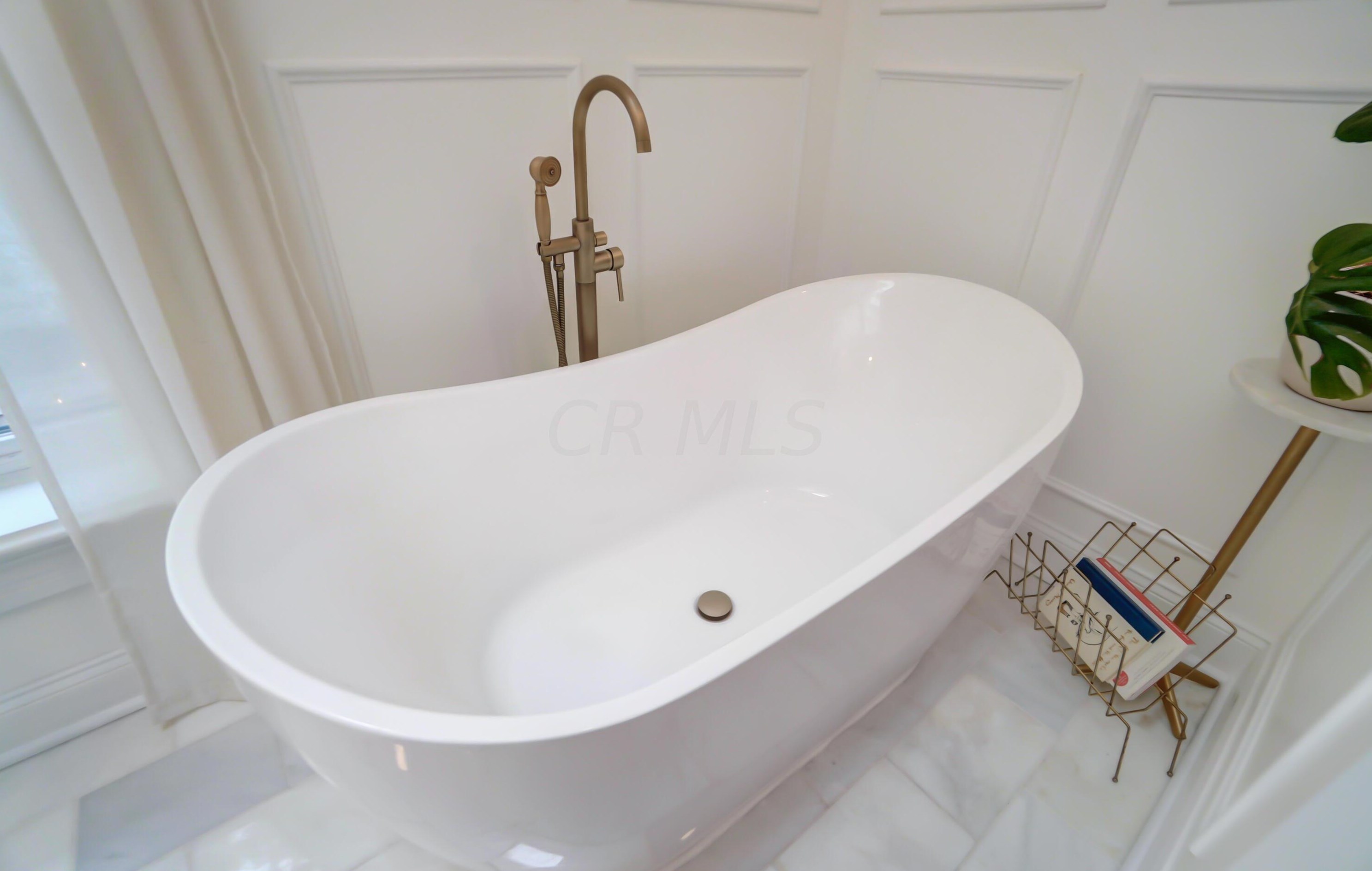 81 Lincoln St, Columbus OH  43215-1672 exterior