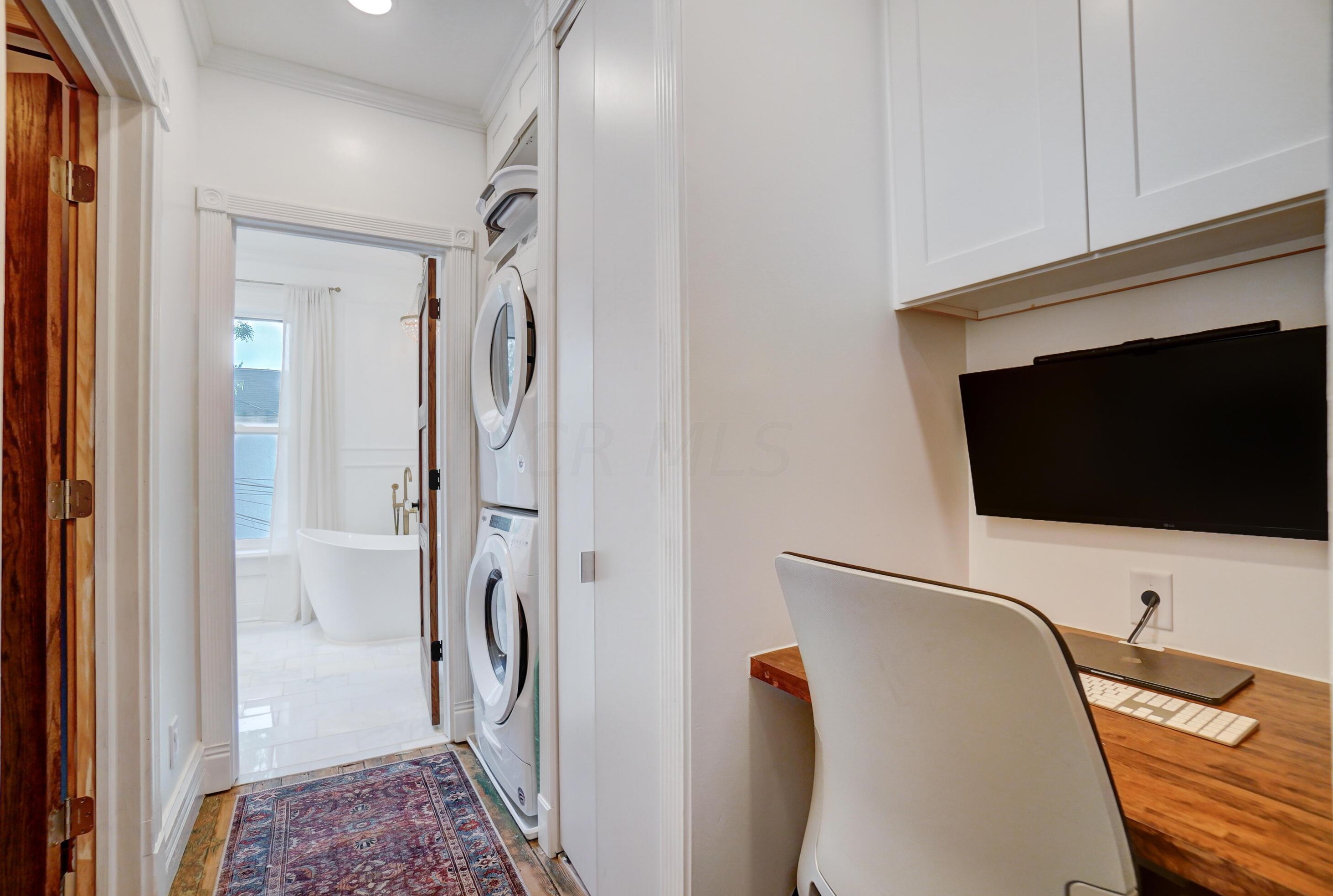 81 Lincoln St, Columbus OH  43215-1672 exterior