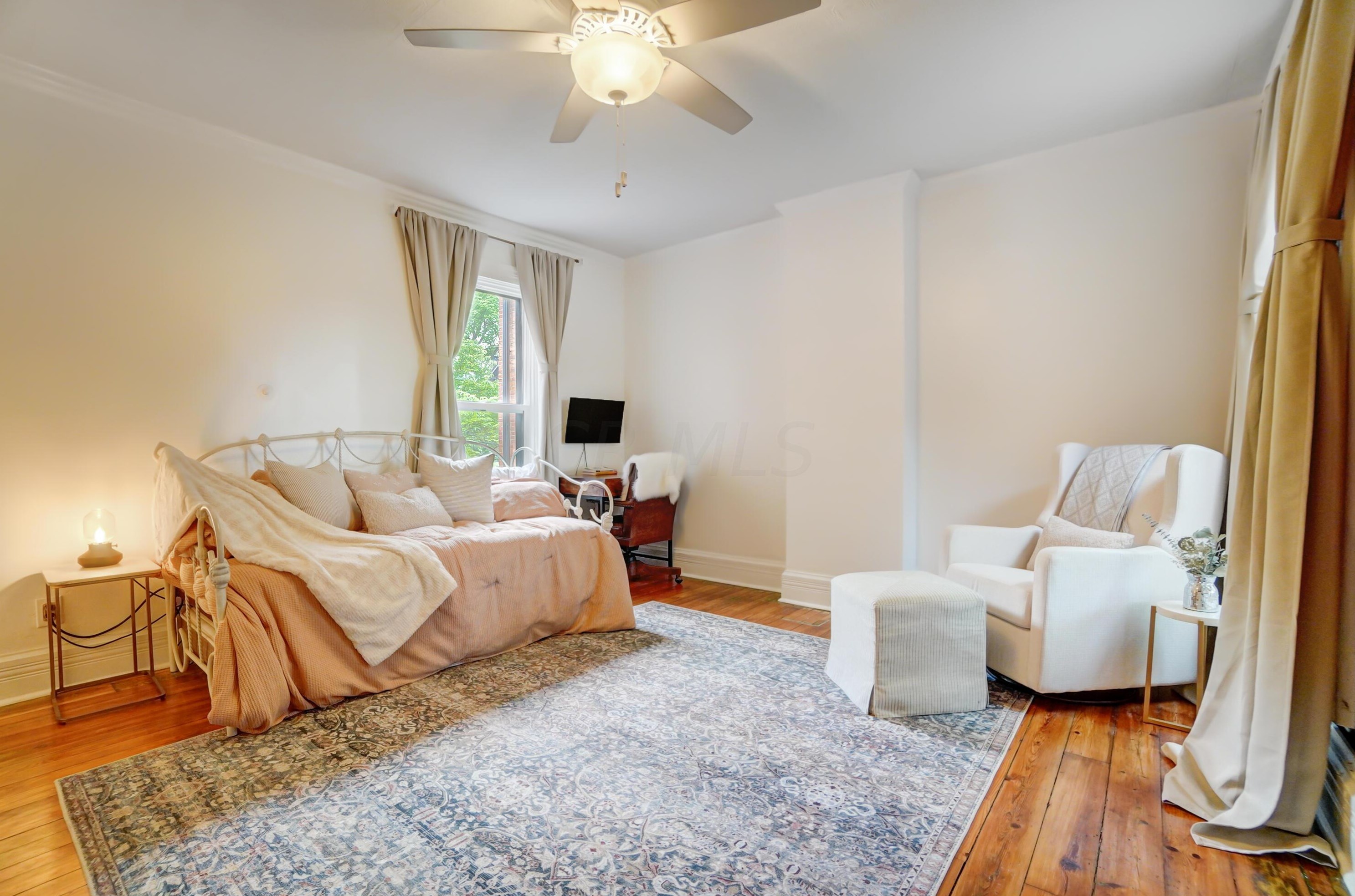 81 Lincoln St, Columbus OH  43215-1672 exterior