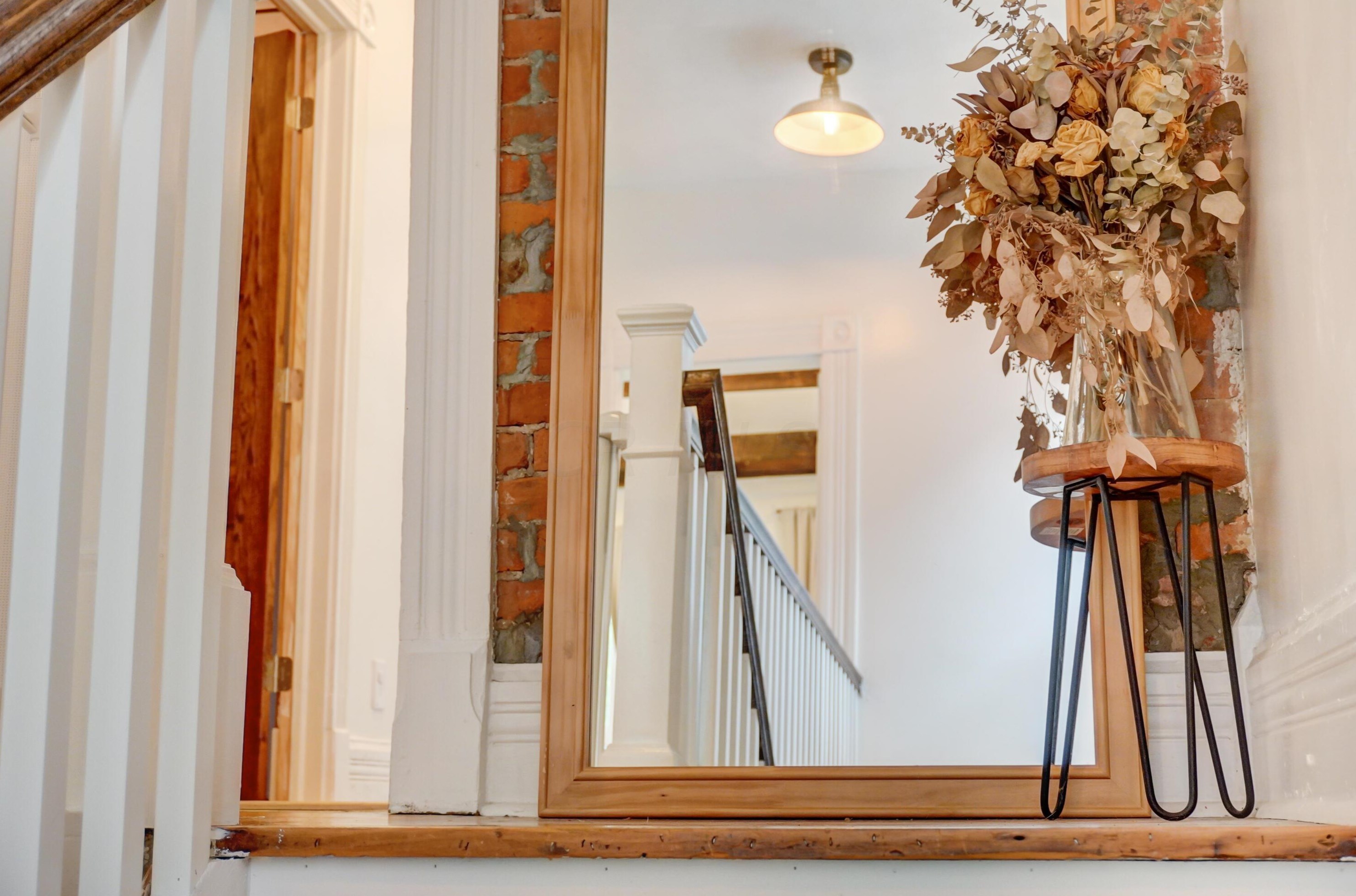 81 Lincoln St, Columbus OH  43215-1672 exterior