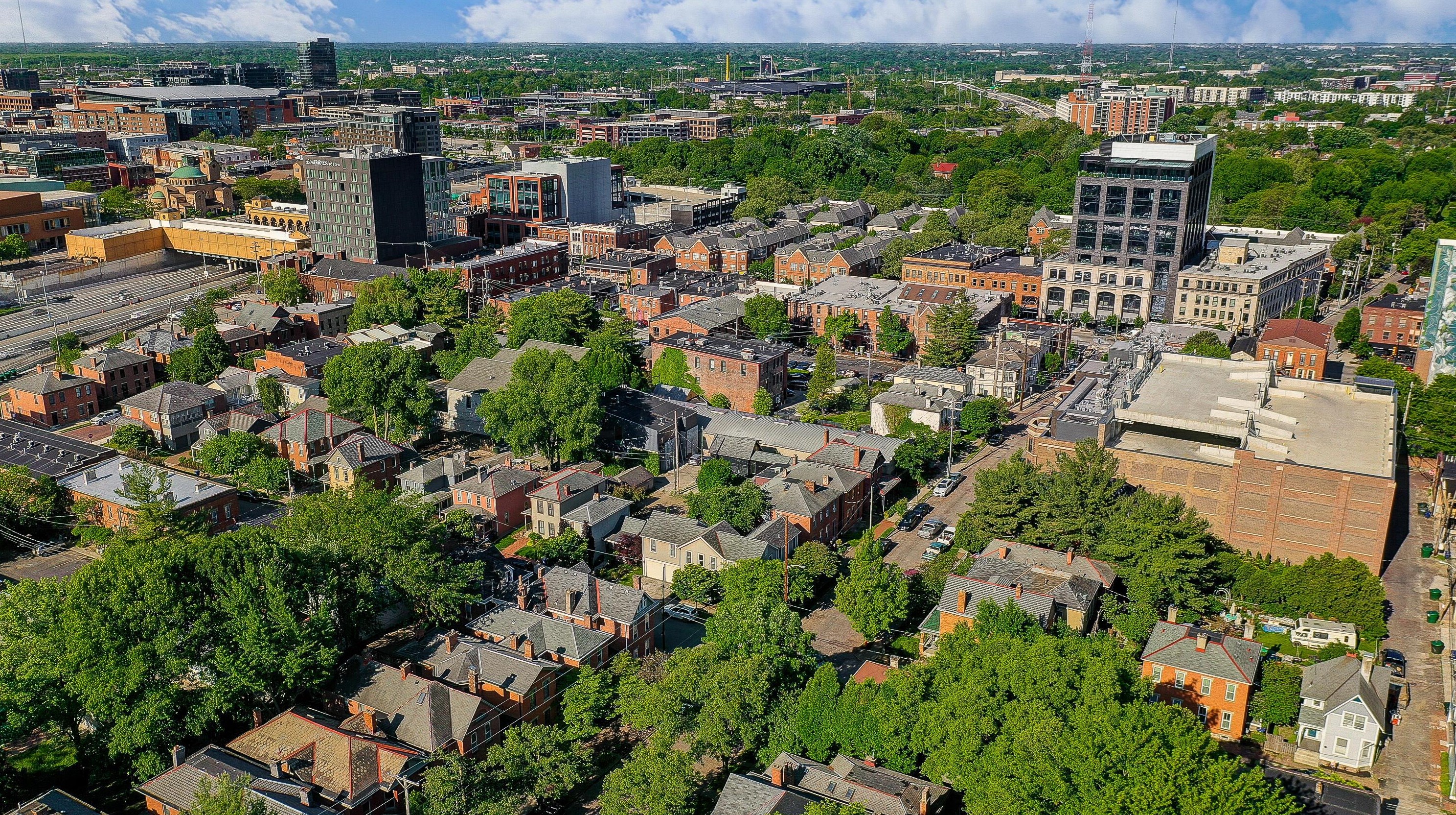 81 Lincoln St, Columbus OH  43215-1672 exterior