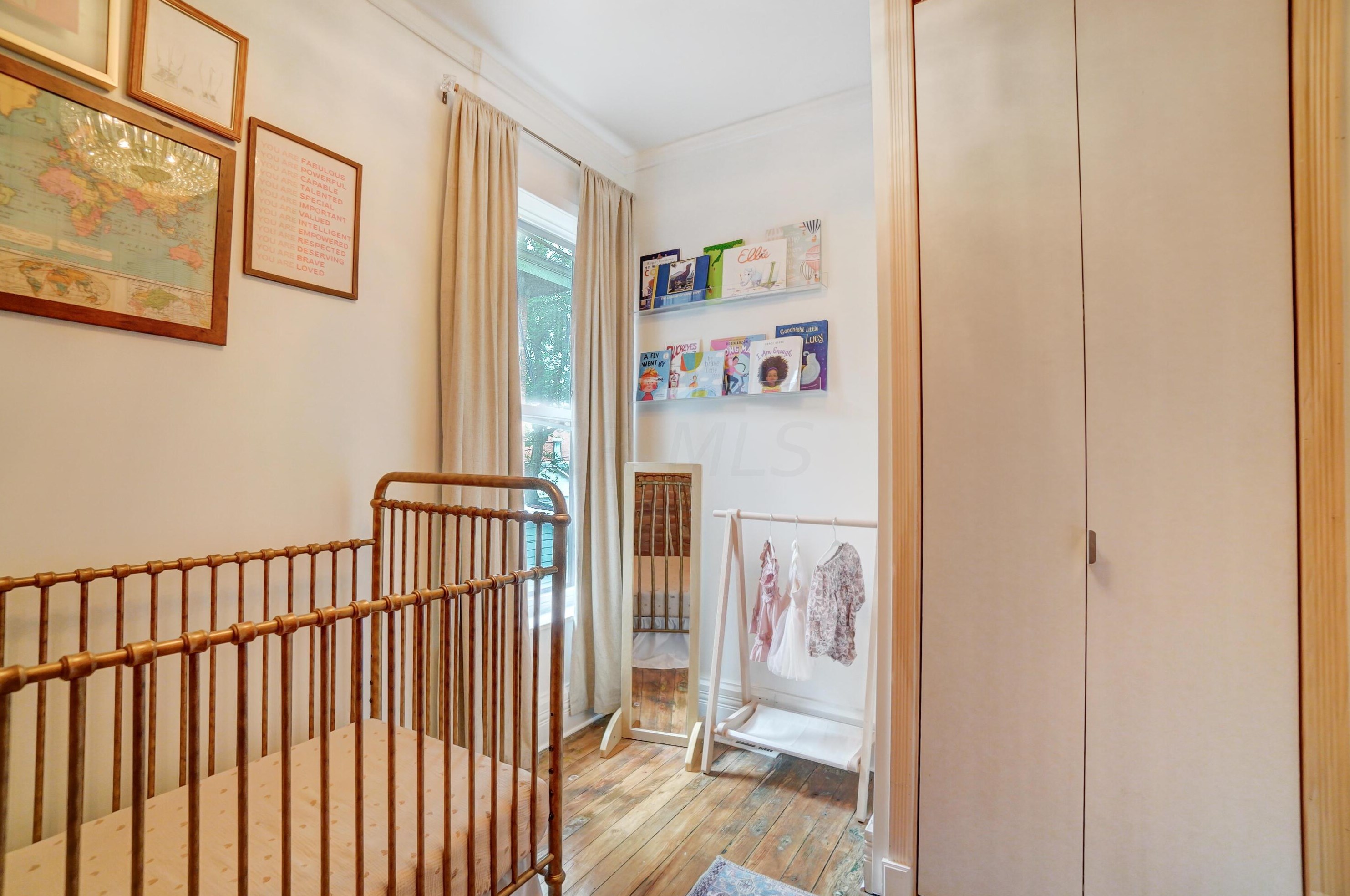 81 Lincoln St, Columbus OH  43215-1672 exterior