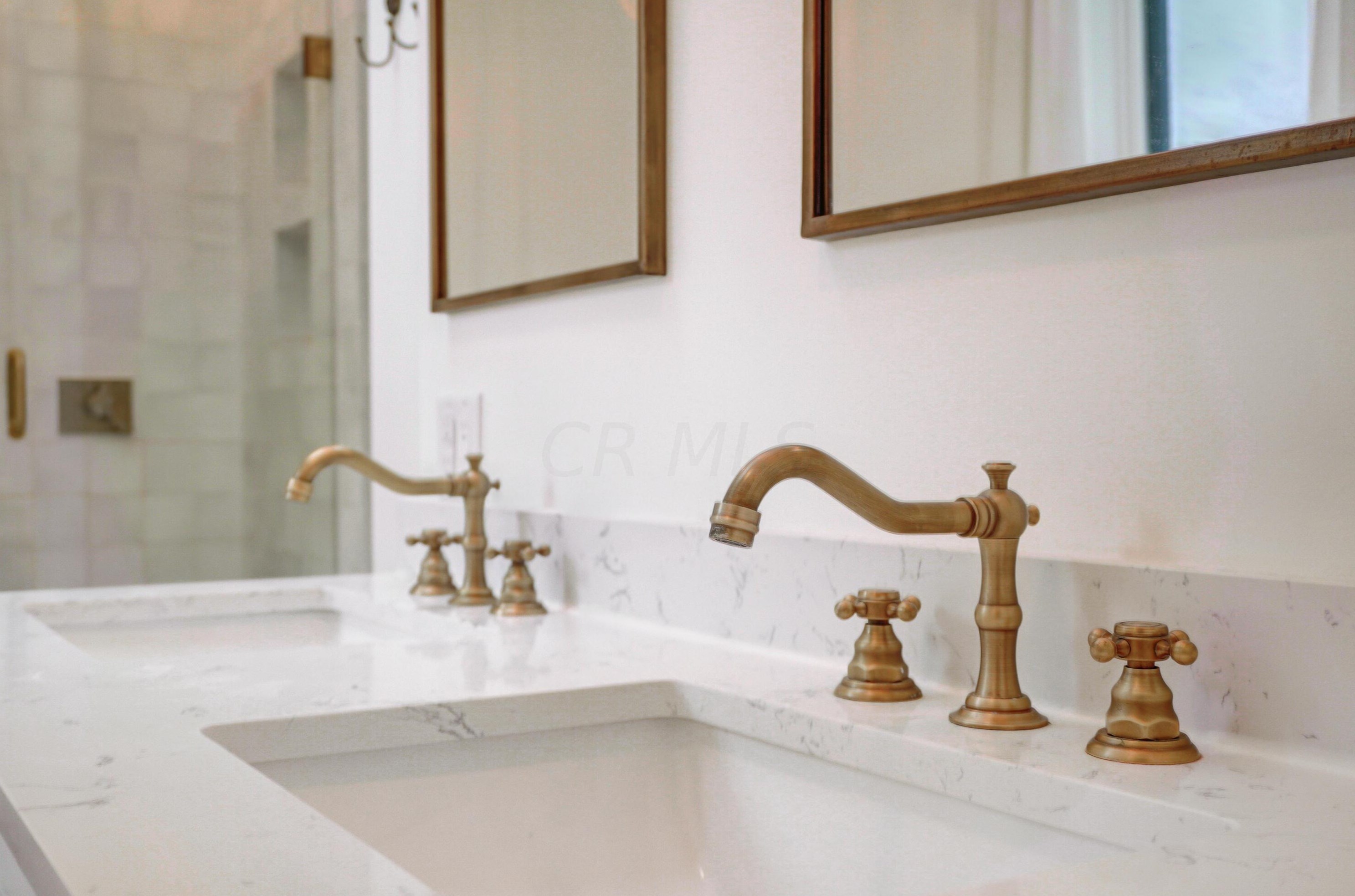 81 Lincoln St, Columbus OH  43215-1672 exterior